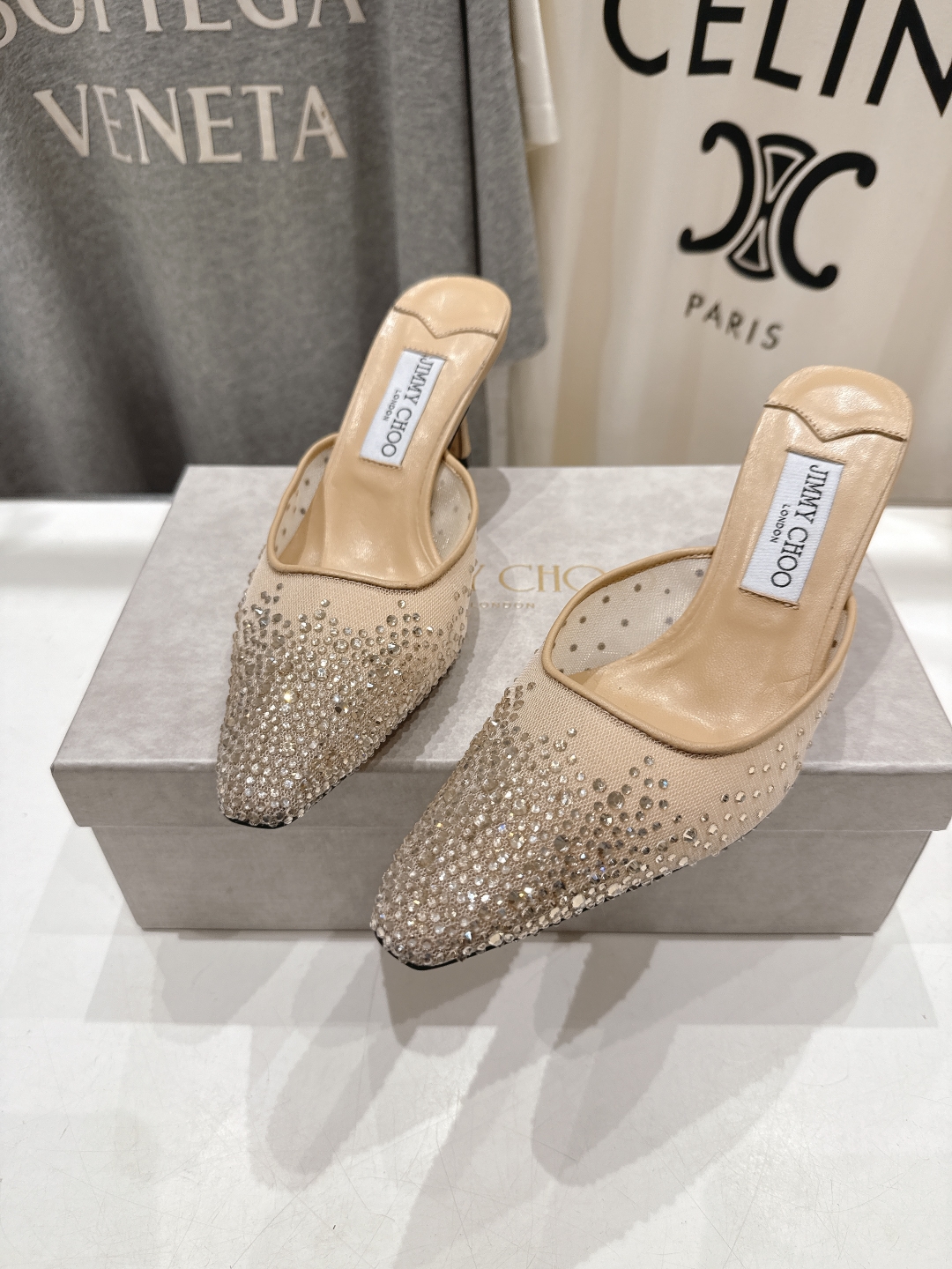 高版本出厂
  JIMMY CHOO*｜JC/吉米周2025ss新款简约烫钻高跟鞋拖鞋

原版套楦，完美