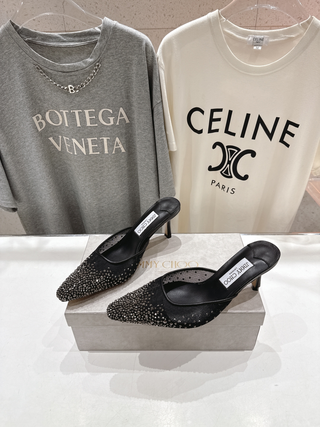 高版本出厂
  JIMMY CHOO*｜JC/吉米周2025ss新款简约烫钻高跟鞋拖鞋

原版套楦，完美