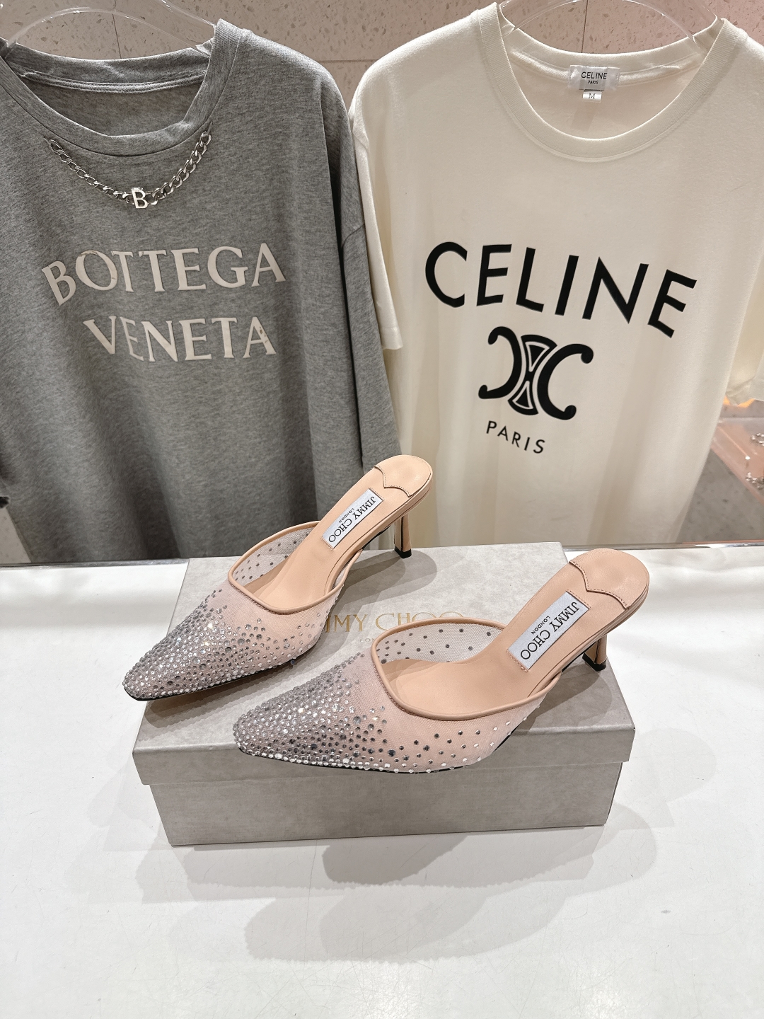 高版本出厂
  JIMMY CHOO*｜JC/吉米周2025ss新款简约烫钻高跟鞋拖鞋

原版套楦，完美