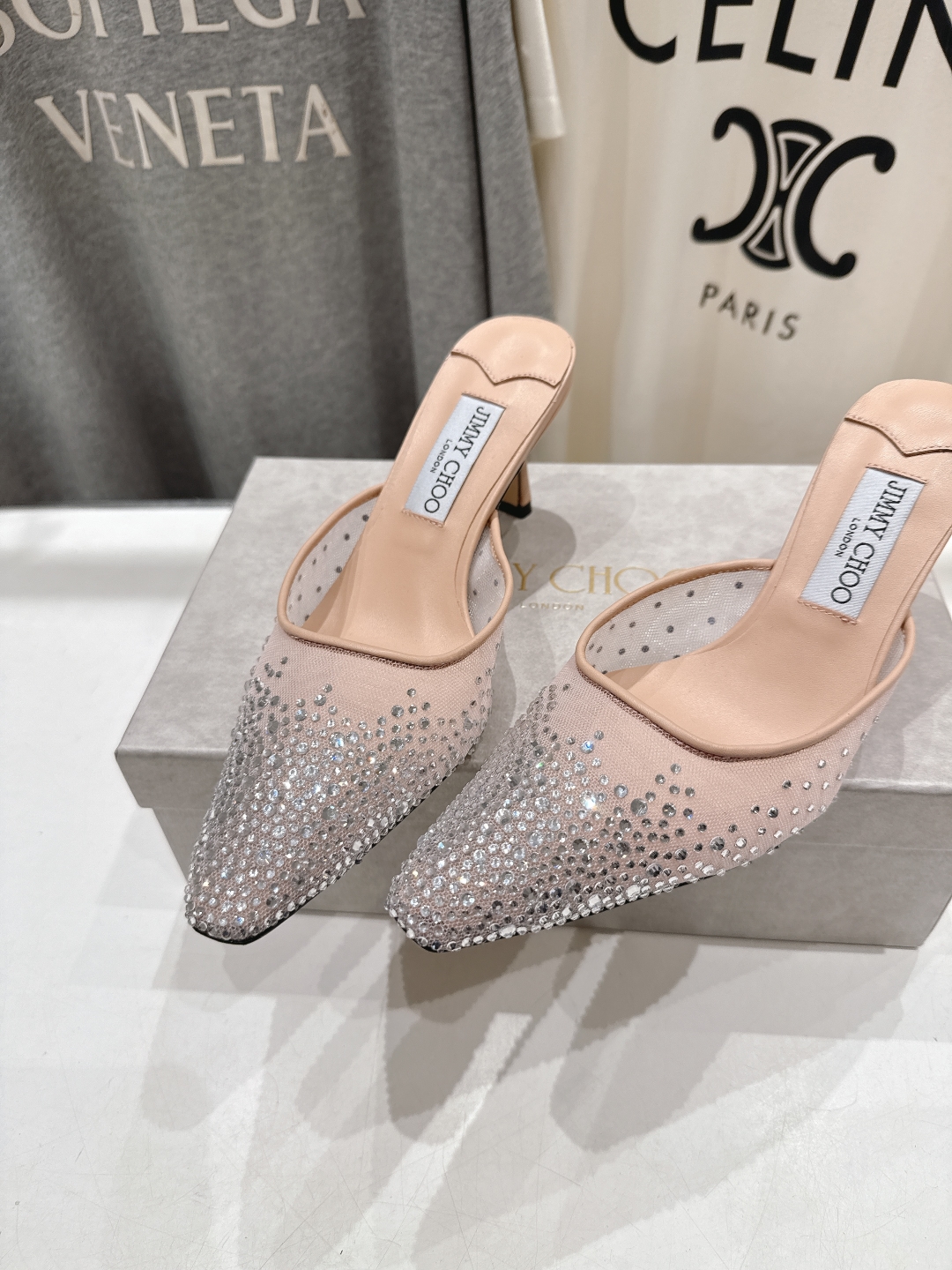 高版本出厂
  JIMMY CHOO*｜JC/吉米周2025ss新款简约烫钻高跟鞋拖鞋

原版套楦，完美