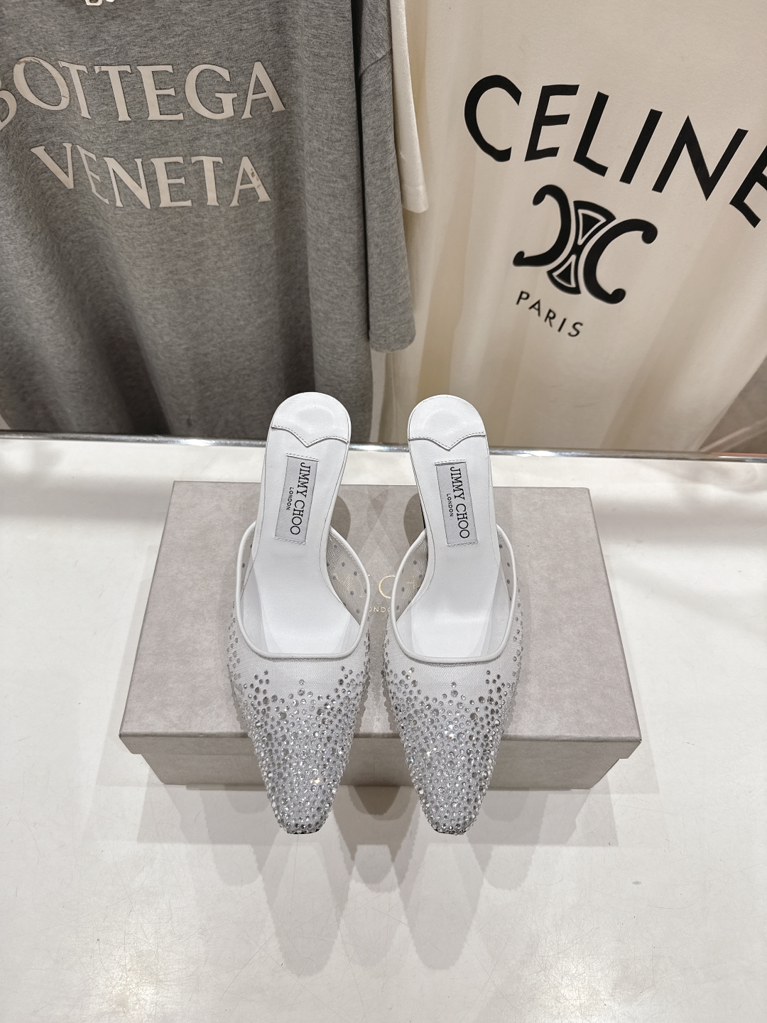 高版本出厂
  JIMMY CHOO*｜JC/吉米周2025ss新款简约烫钻高跟鞋拖鞋

原版套楦，完美