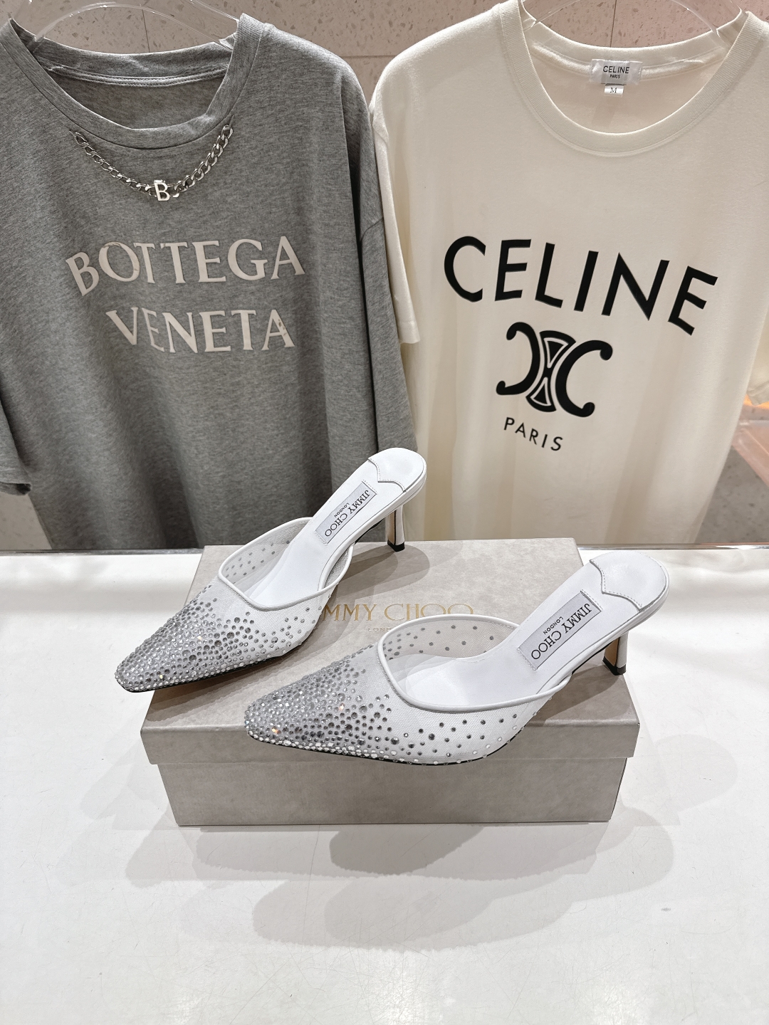 高版本出厂
  JIMMY CHOO*｜JC/吉米周2025ss新款简约烫钻高跟鞋拖鞋

原版套楦，完美