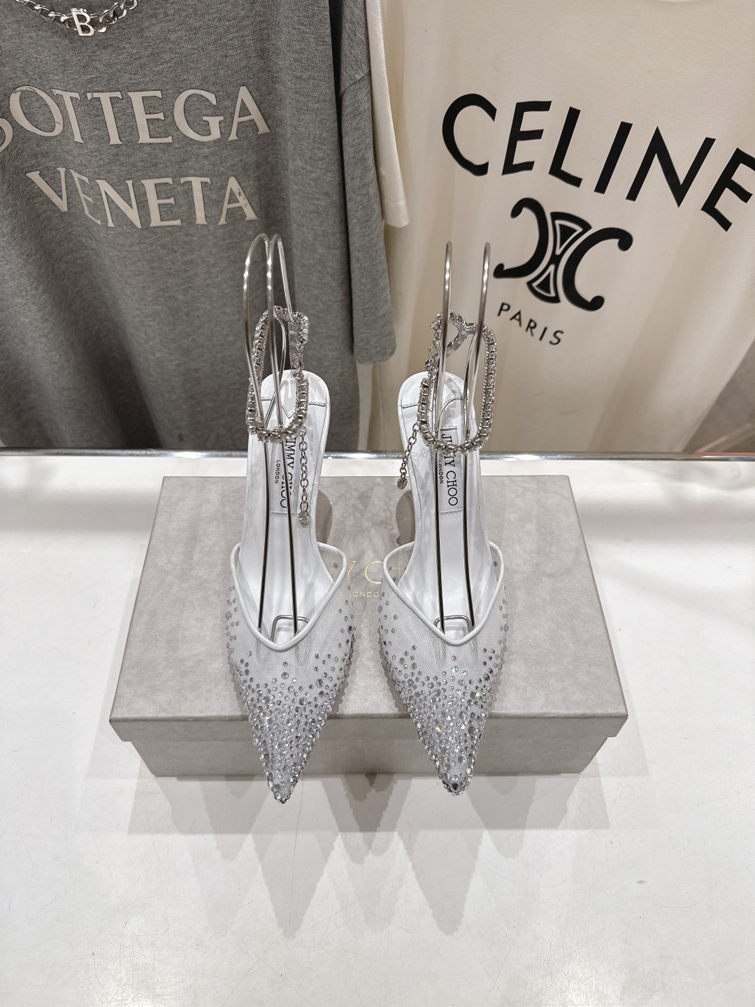 高版本出厂
  JIMMY CHOO*｜JC/吉米周2025ss新款简约烫钻高跟鞋凉鞋

原版套楦，完美