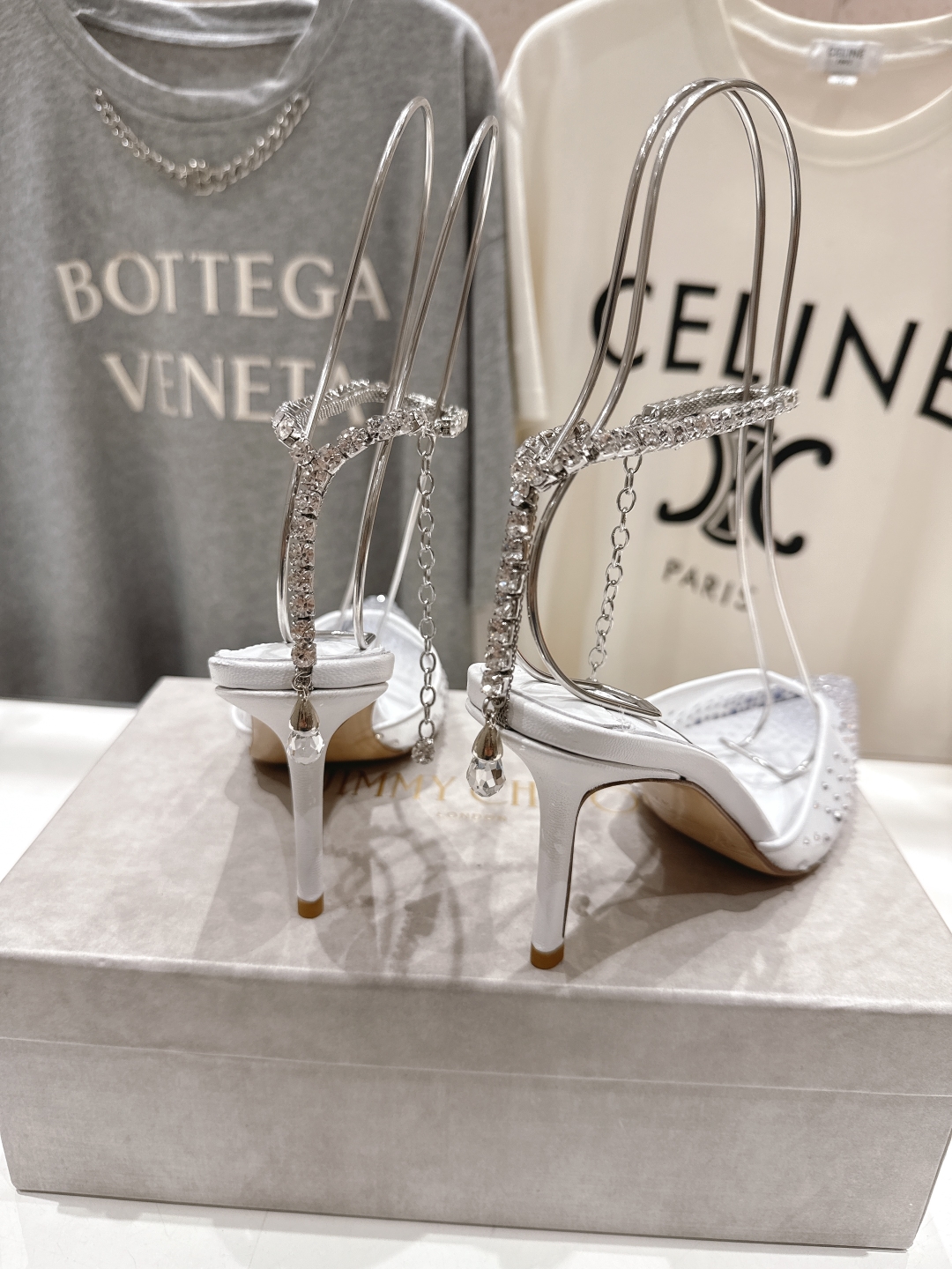 高版本出厂
  JIMMY CHOO*｜JC/吉米周2025ss新款简约烫钻高跟鞋凉鞋

原版套楦，完美