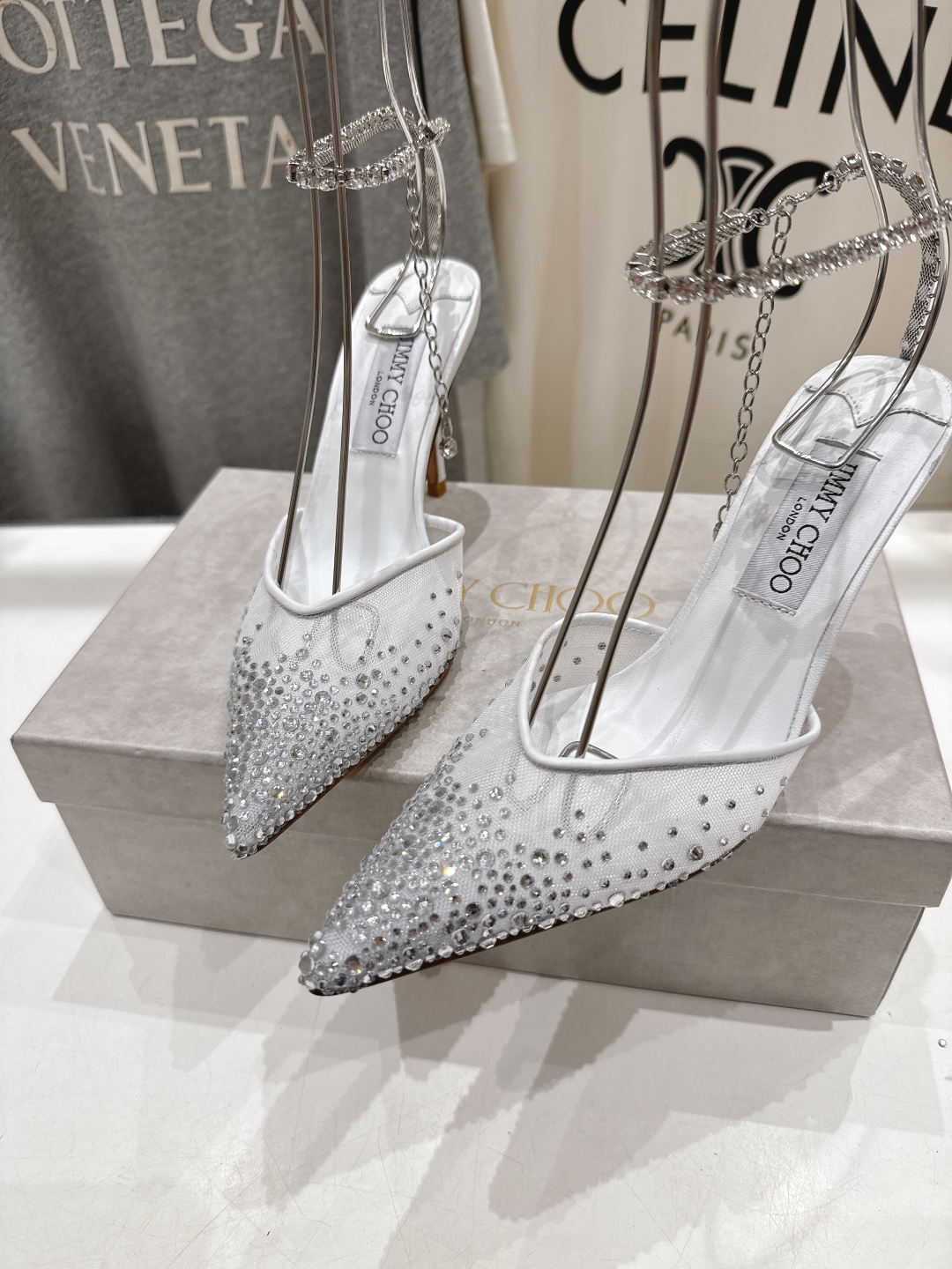 高版本出厂
  JIMMY CHOO*｜JC/吉米周2025ss新款简约烫钻高跟鞋凉鞋

原版套楦，完美