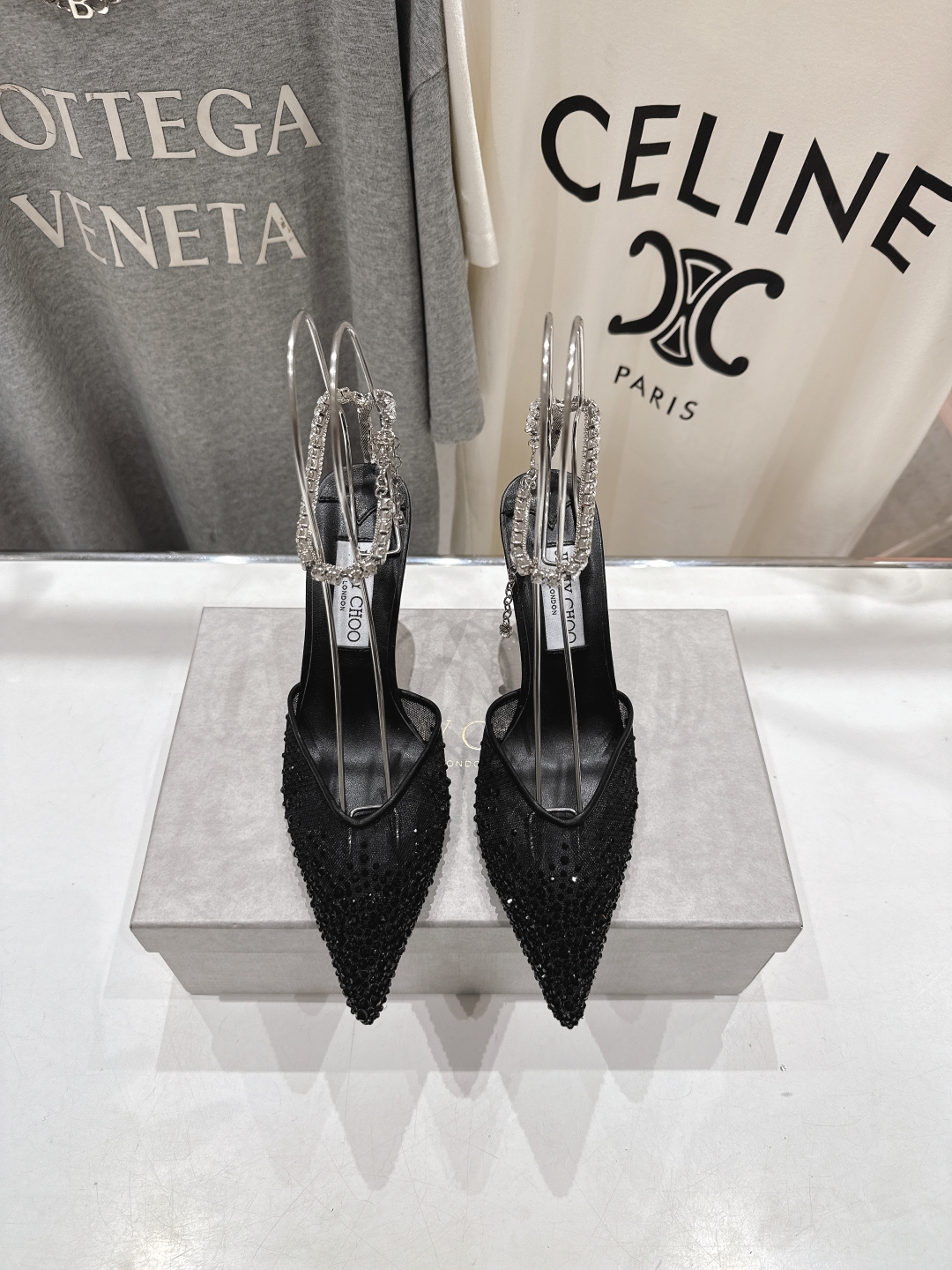 高版本出厂
  JIMMY CHOO*｜JC/吉米周2025ss新款简约烫钻高跟鞋凉鞋

原版套楦，完美