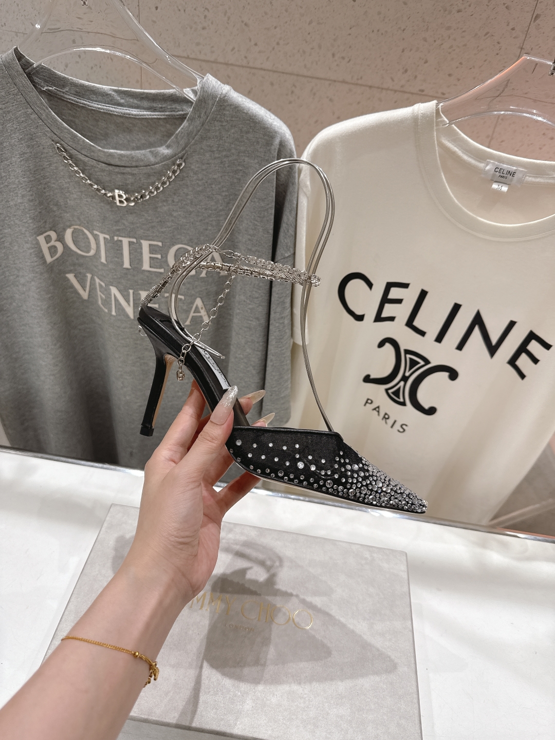 高版本出厂
  JIMMY CHOO*｜JC/吉米周2025ss新款简约烫钻高跟鞋凉鞋

原版套楦，完美
