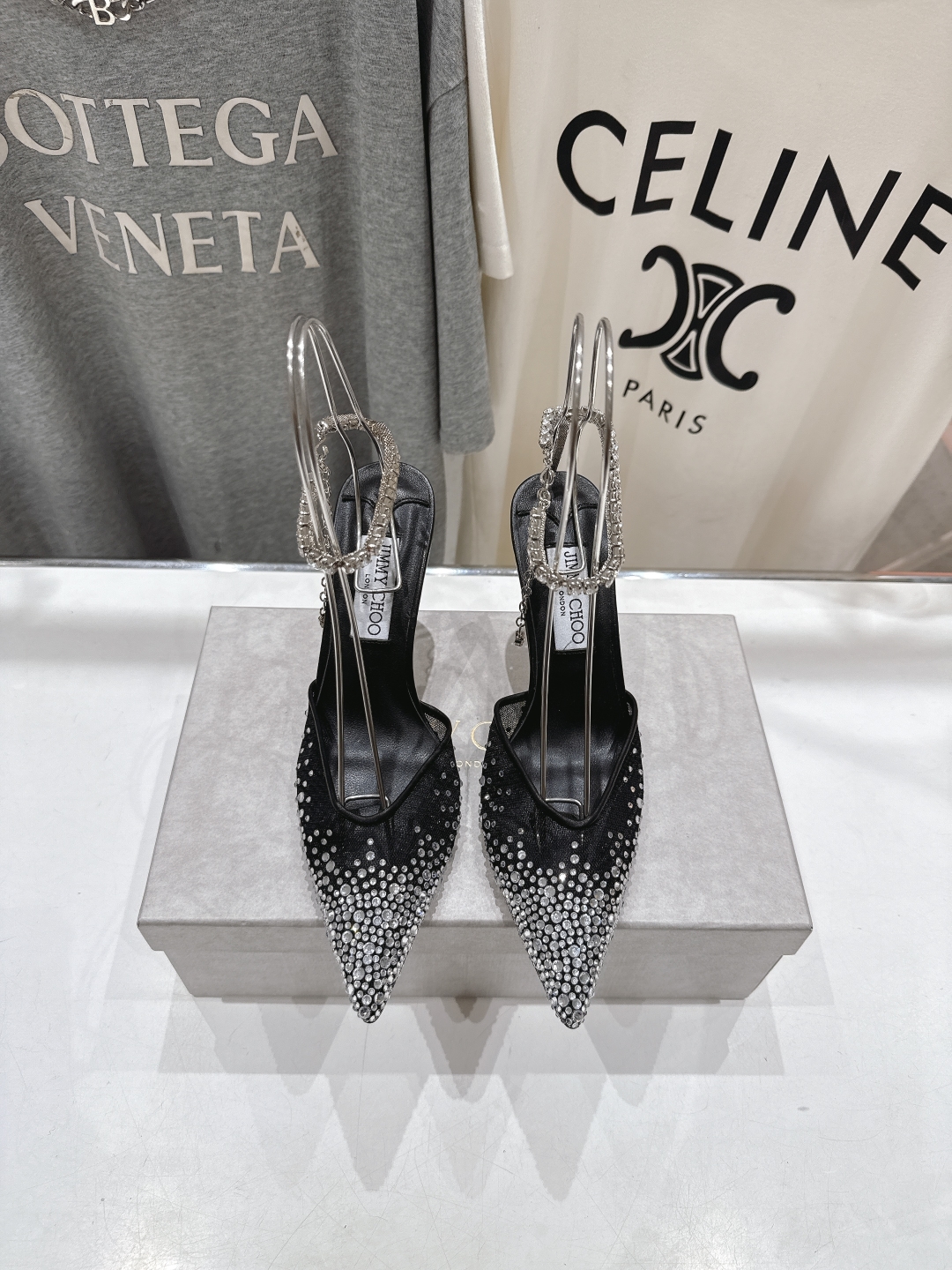 高版本出厂
  JIMMY CHOO*｜JC/吉米周2025ss新款简约烫钻高跟鞋凉鞋

原版套楦，完美