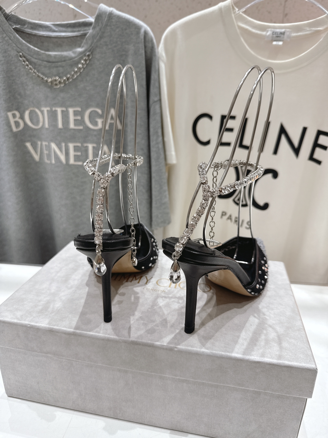 高版本出厂
  JIMMY CHOO*｜JC/吉米周2025ss新款简约烫钻高跟鞋凉鞋

原版套楦，完美