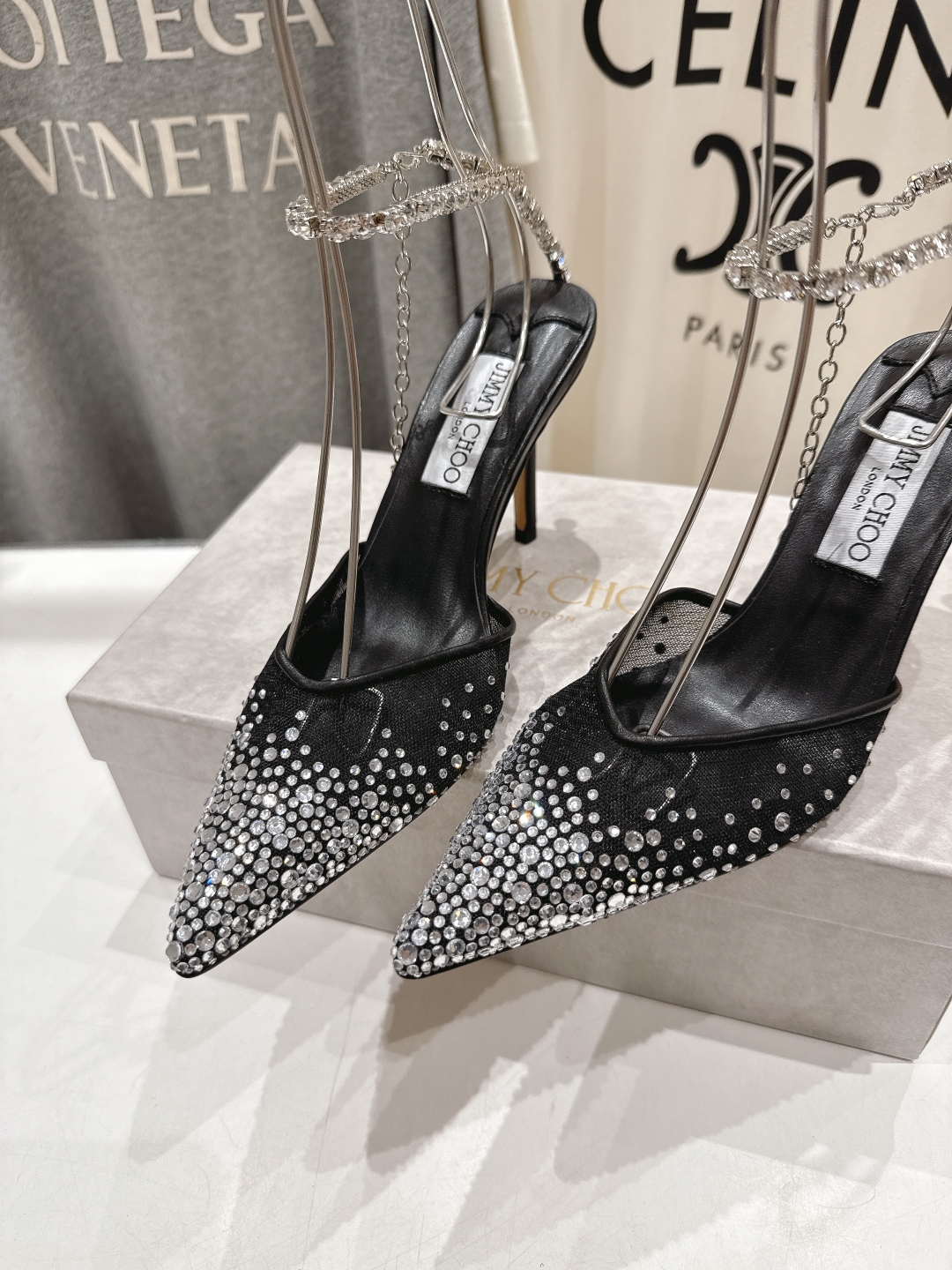 高版本出厂
  JIMMY CHOO*｜JC/吉米周2025ss新款简约烫钻高跟鞋凉鞋

原版套楦，完美