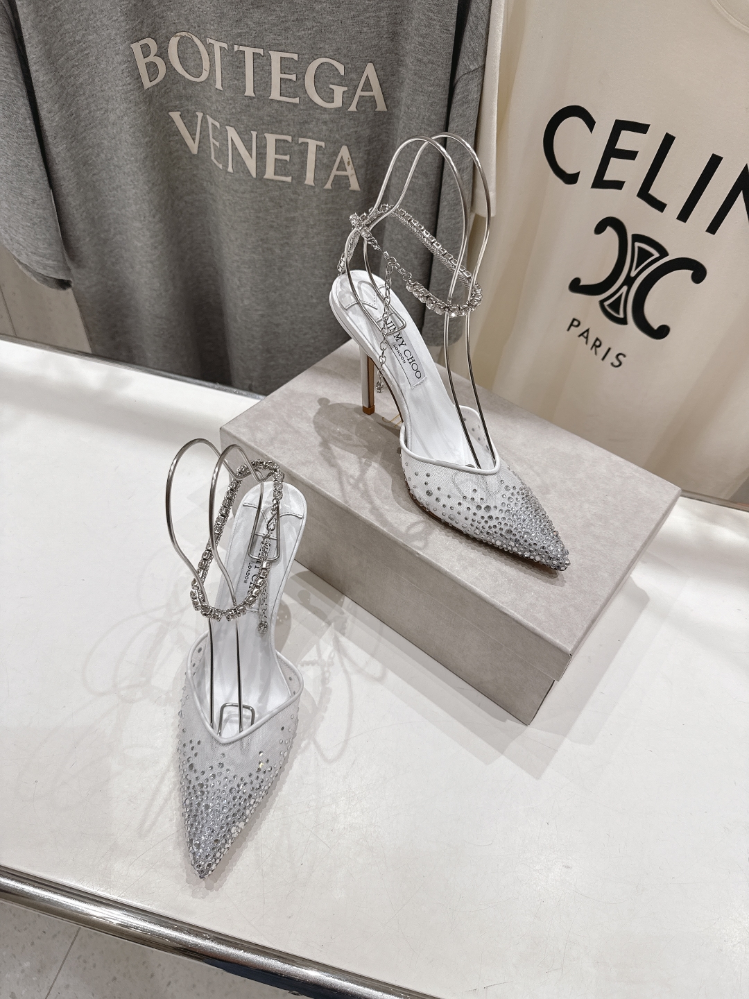 高版本出厂
  JIMMY CHOO*｜JC/吉米周2025ss新款简约烫钻高跟鞋凉鞋

原版套楦，完美