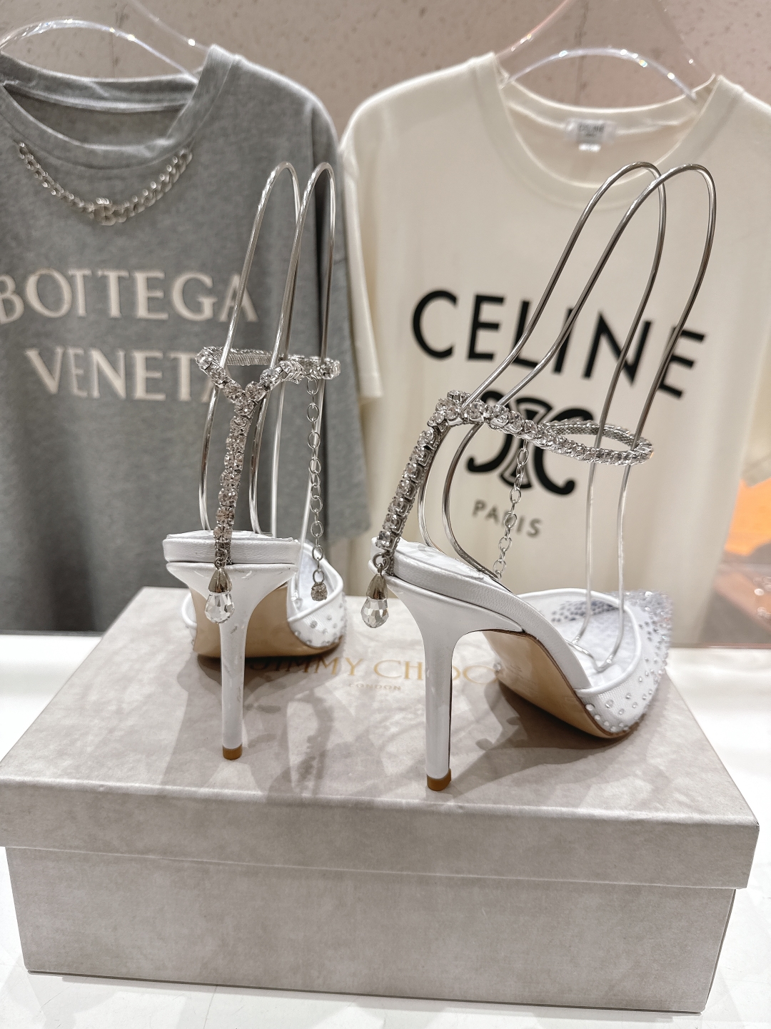 高版本出厂
  JIMMY CHOO*｜JC/吉米周2025ss新款简约烫钻高跟鞋凉鞋

原版套楦，完美