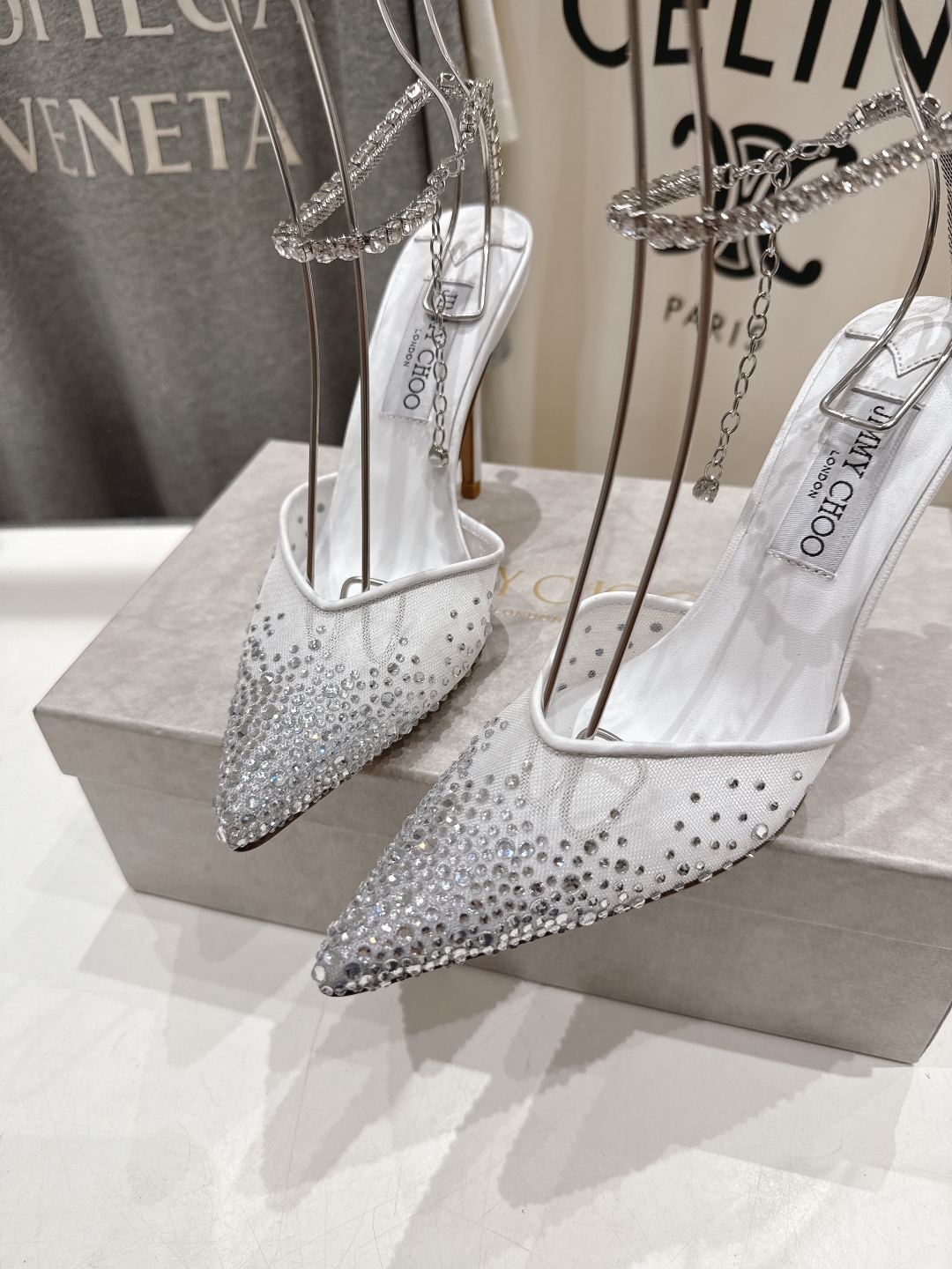 高版本出厂
  JIMMY CHOO*｜JC/吉米周2025ss新款简约烫钻高跟鞋凉鞋

原版套楦，完美