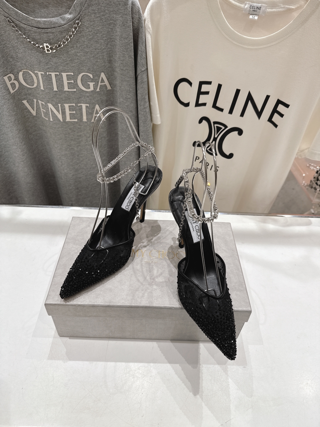 高版本出厂
  JIMMY CHOO*｜JC/吉米周2025ss新款简约烫钻高跟鞋凉鞋

原版套楦，完美