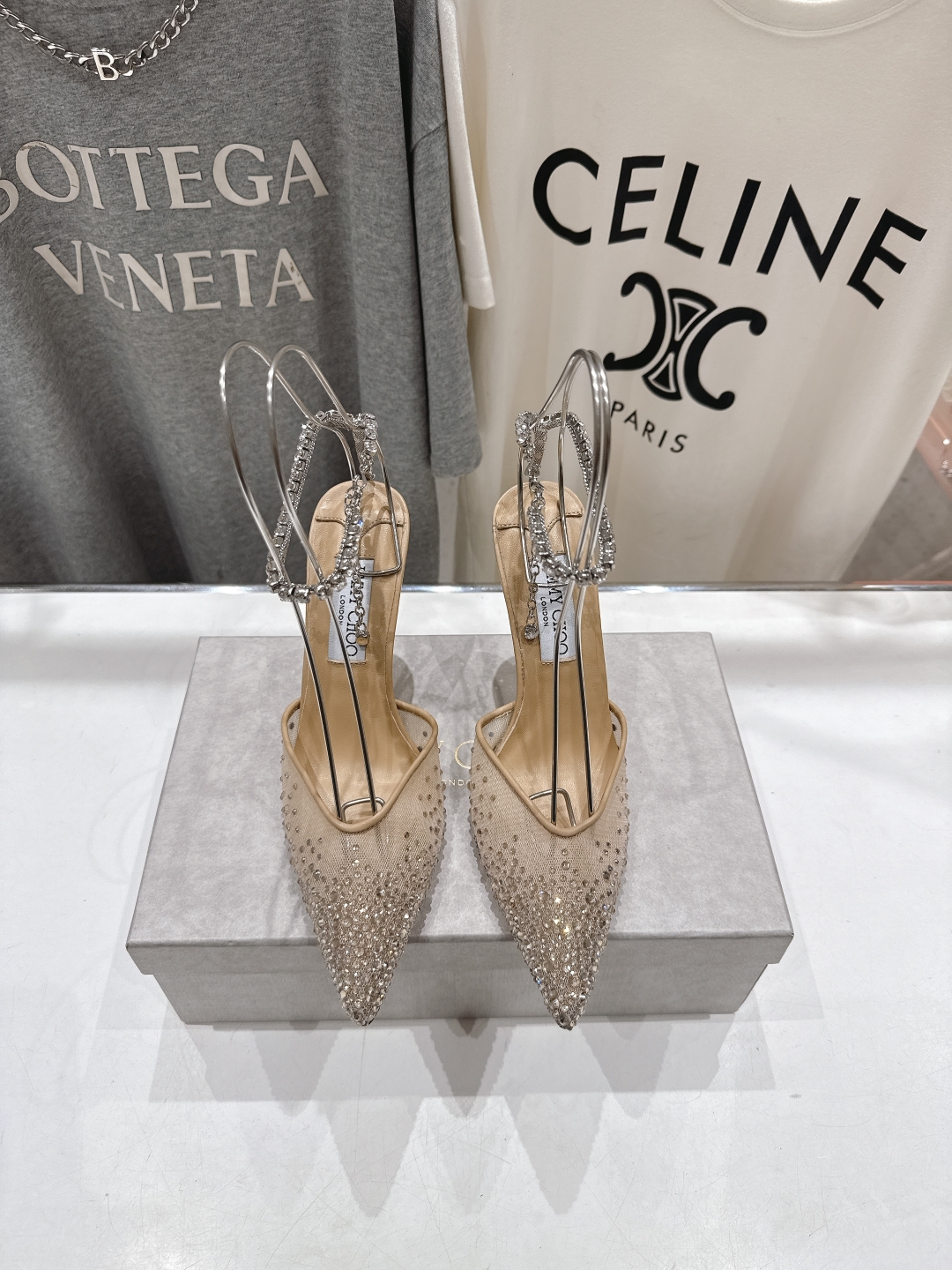 高版本出厂
  JIMMY CHOO*｜JC/吉米周2025ss新款简约烫钻高跟鞋凉鞋

原版套楦，完美