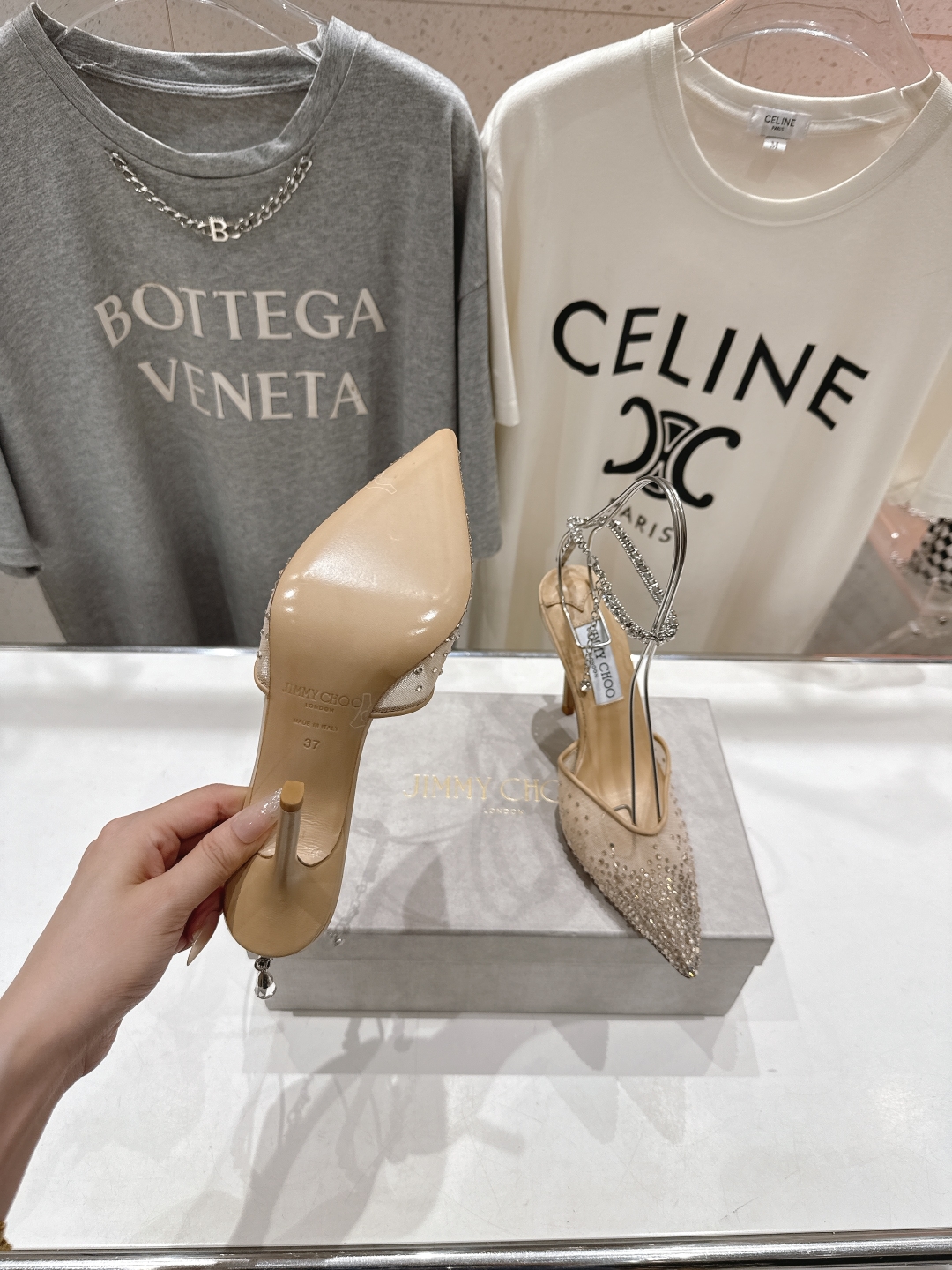 高版本出厂
  JIMMY CHOO*｜JC/吉米周2025ss新款简约烫钻高跟鞋凉鞋

原版套楦，完美