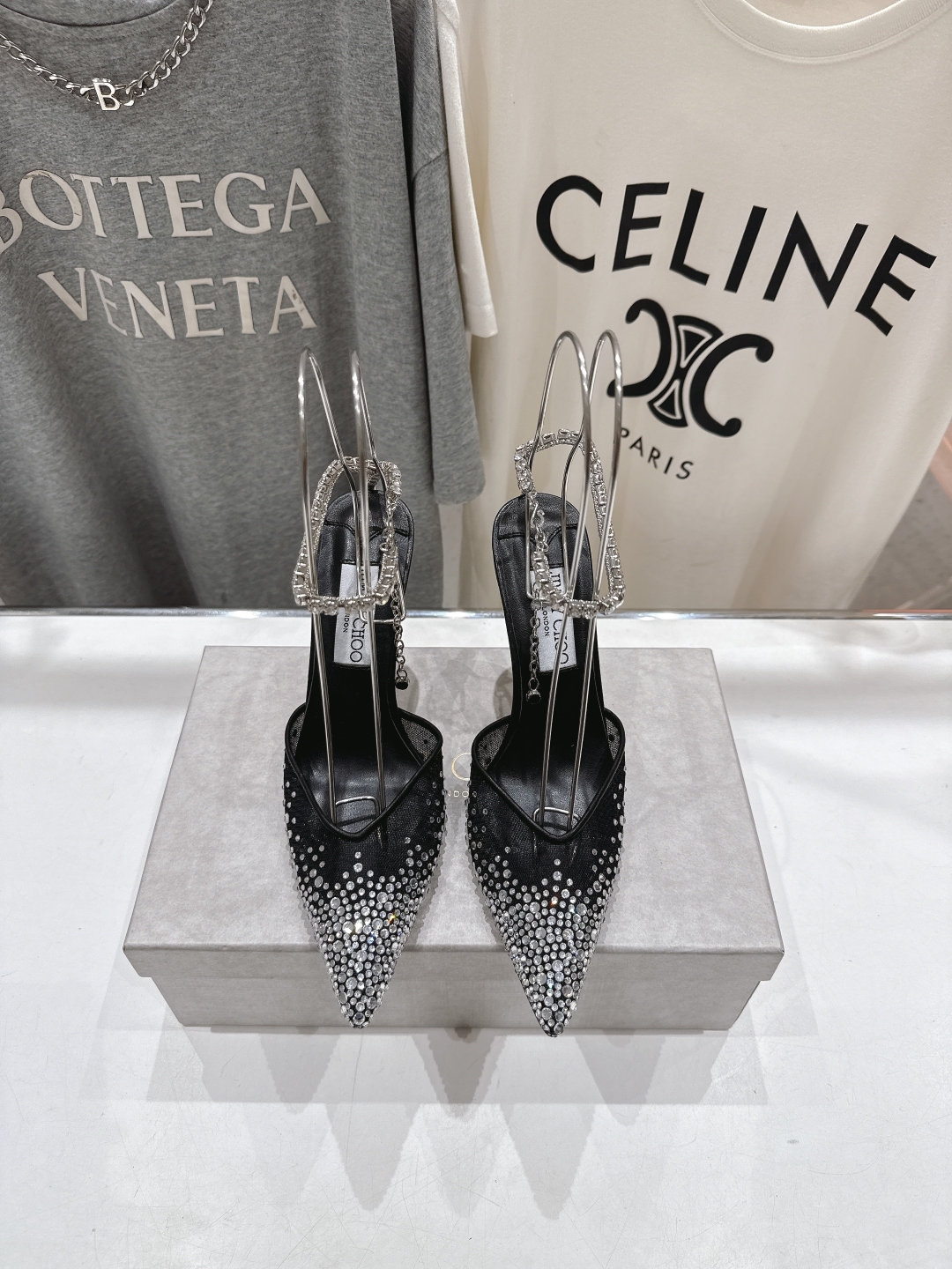 高版本出厂
  JIMMY CHOO*｜JC/吉米周2025ss新款简约烫钻高跟鞋凉鞋

原版套楦，完美
