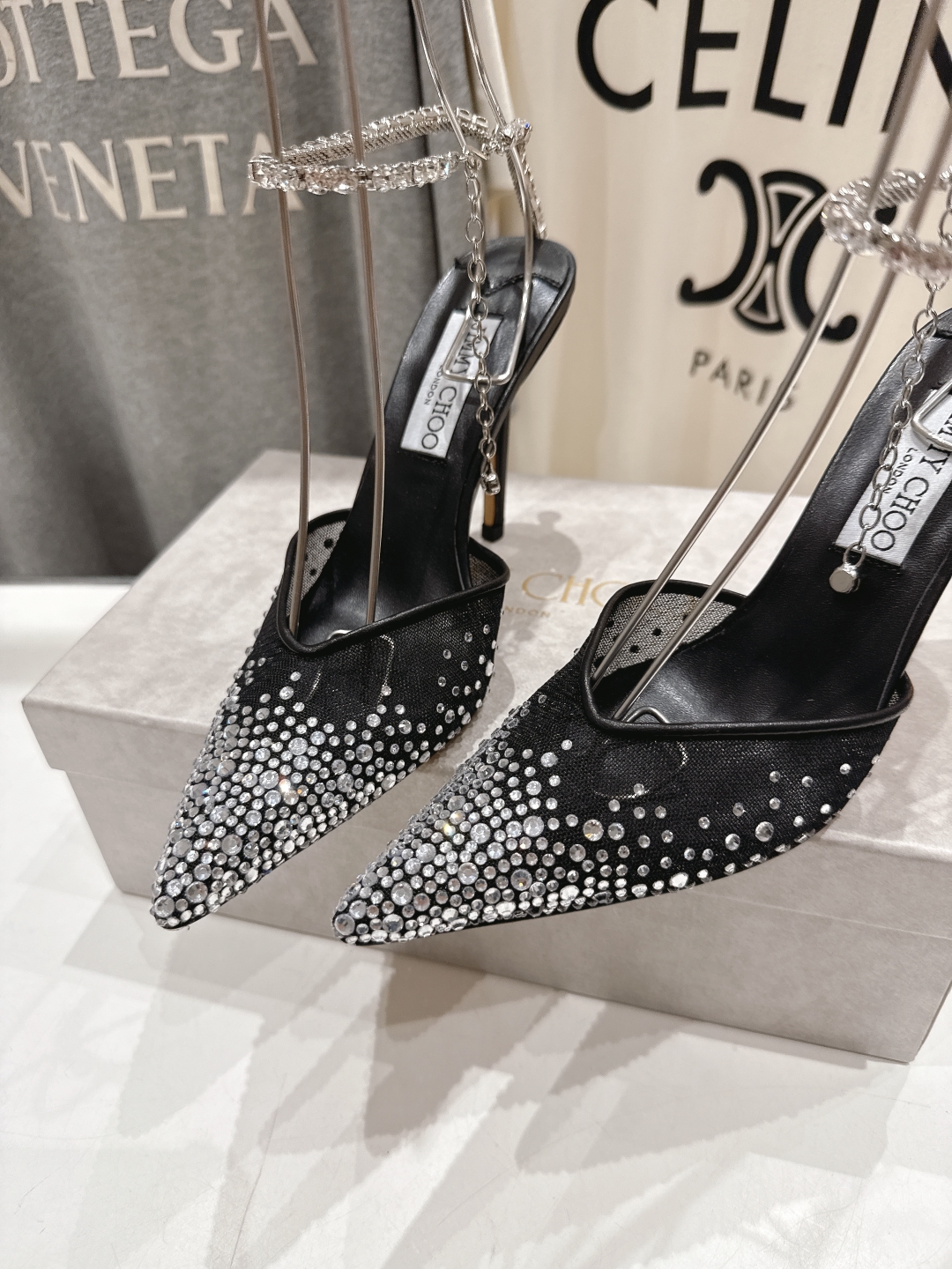 高版本出厂
  JIMMY CHOO*｜JC/吉米周2025ss新款简约烫钻高跟鞋凉鞋

原版套楦，完美