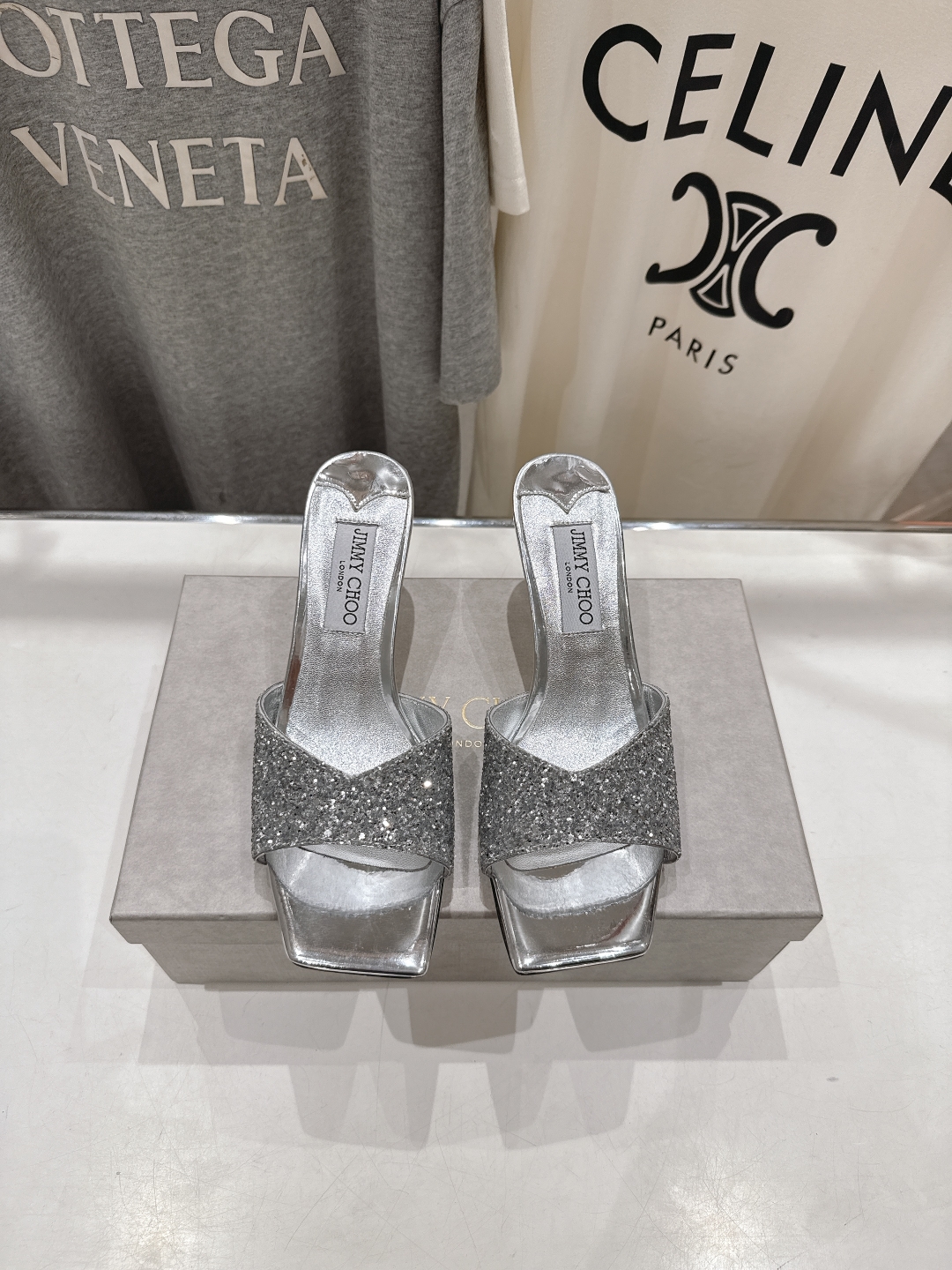高版本出厂
  JIMMY CHOO*｜JC/吉米周2025ss春夏新款简约闪亮格力特高跟鞋拖鞋

原版