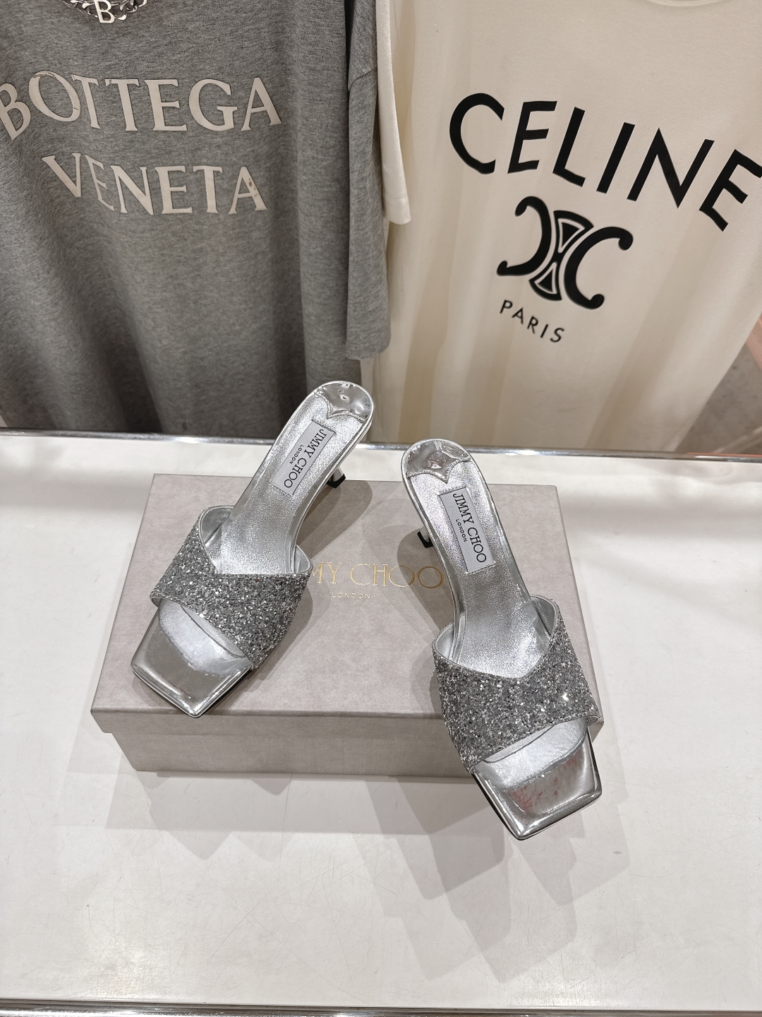 高版本出厂
  JIMMY CHOO*｜JC/吉米周2025ss春夏新款简约闪亮格力特高跟鞋拖鞋

原版