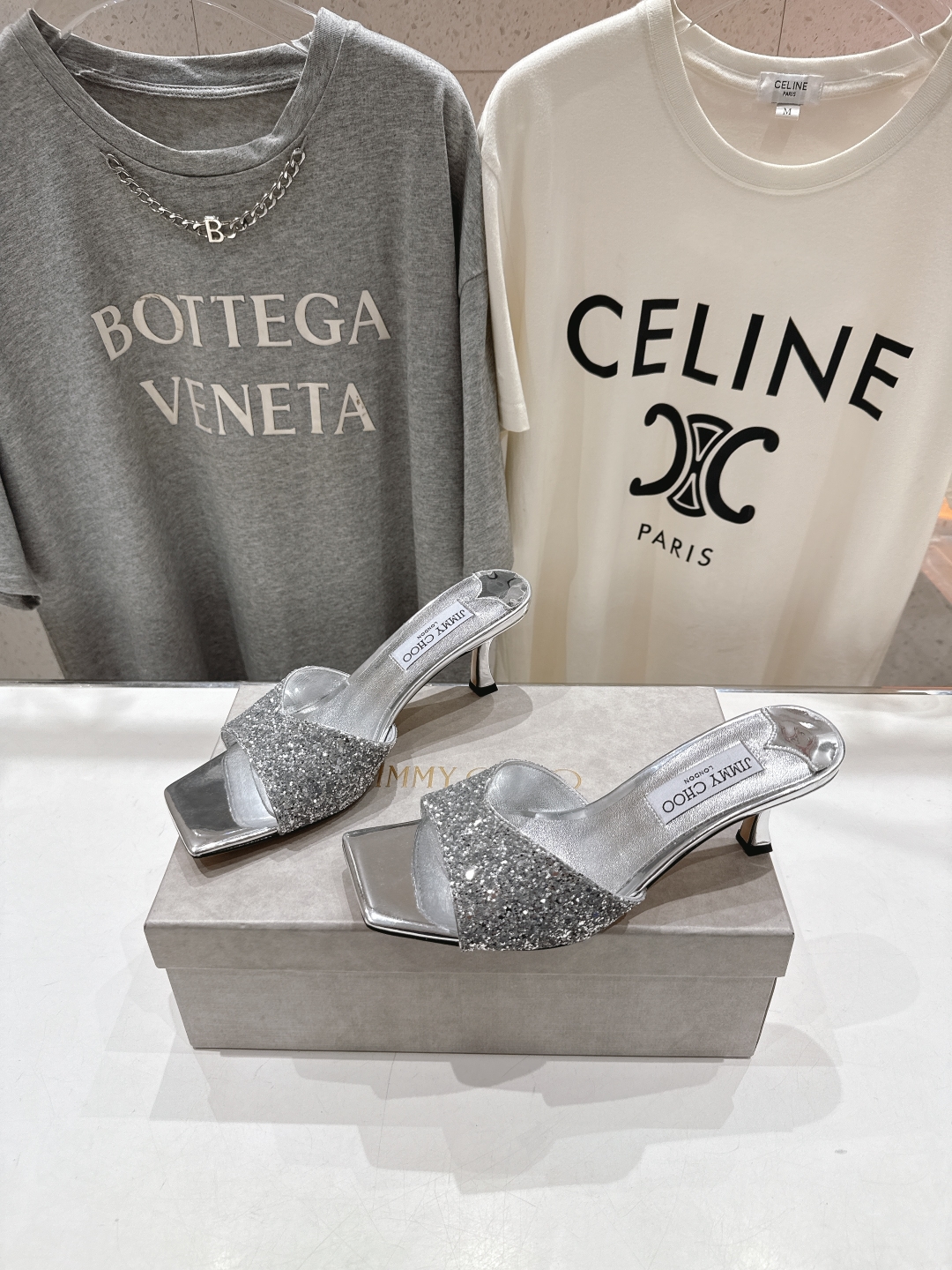 高版本出厂
  JIMMY CHOO*｜JC/吉米周2025ss春夏新款简约闪亮格力特高跟鞋拖鞋

原版