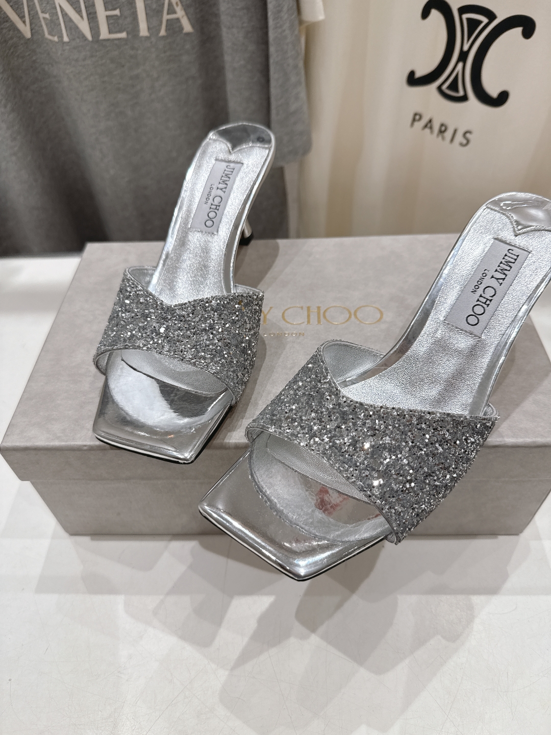 高版本出厂
  JIMMY CHOO*｜JC/吉米周2025ss春夏新款简约闪亮格力特高跟鞋拖鞋

原版