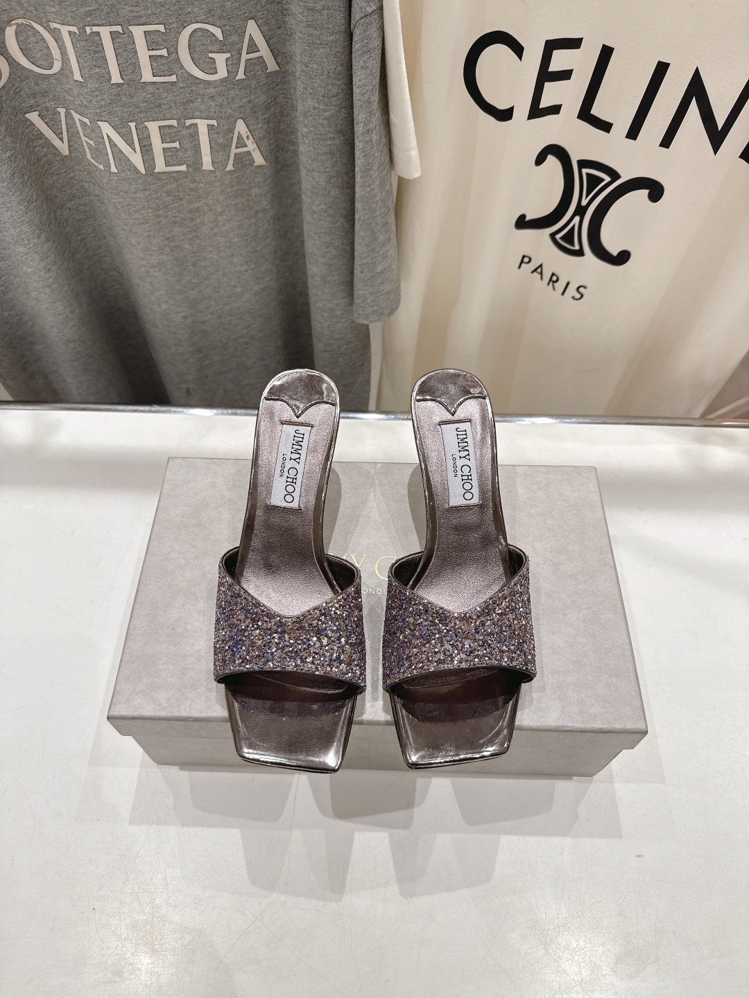 高版本出厂
  JIMMY CHOO*｜JC/吉米周2025ss春夏新款简约闪亮格力特高跟鞋拖鞋

原版