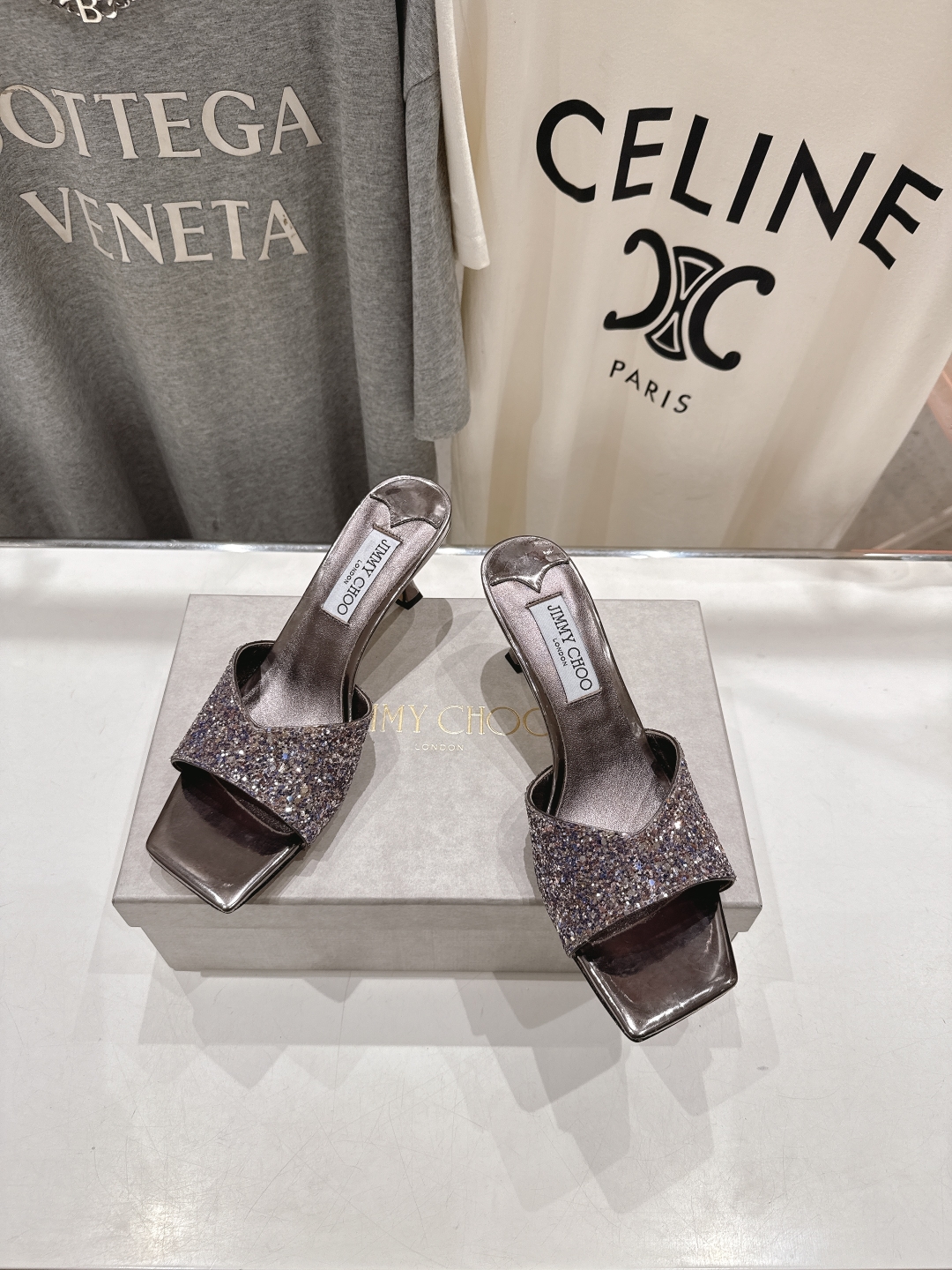 高版本出厂
  JIMMY CHOO*｜JC/吉米周2025ss春夏新款简约闪亮格力特高跟鞋拖鞋

原版