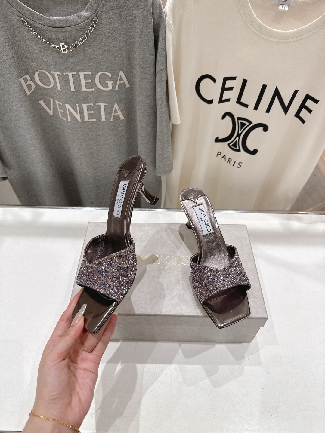 高版本出厂
  JIMMY CHOO*｜JC/吉米周2025ss春夏新款简约闪亮格力特高跟鞋拖鞋

原版