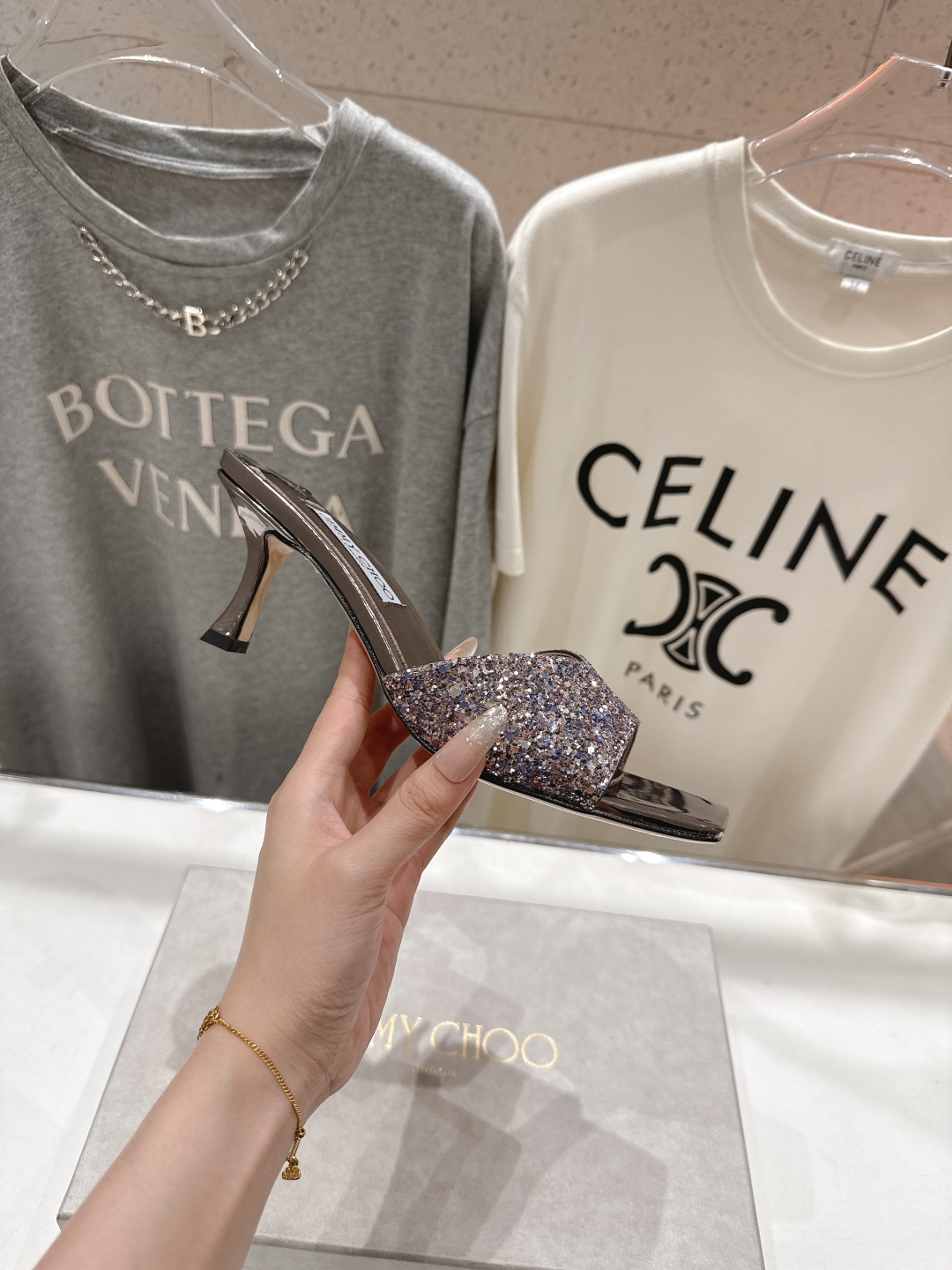 高版本出厂
  JIMMY CHOO*｜JC/吉米周2025ss春夏新款简约闪亮格力特高跟鞋拖鞋

原版