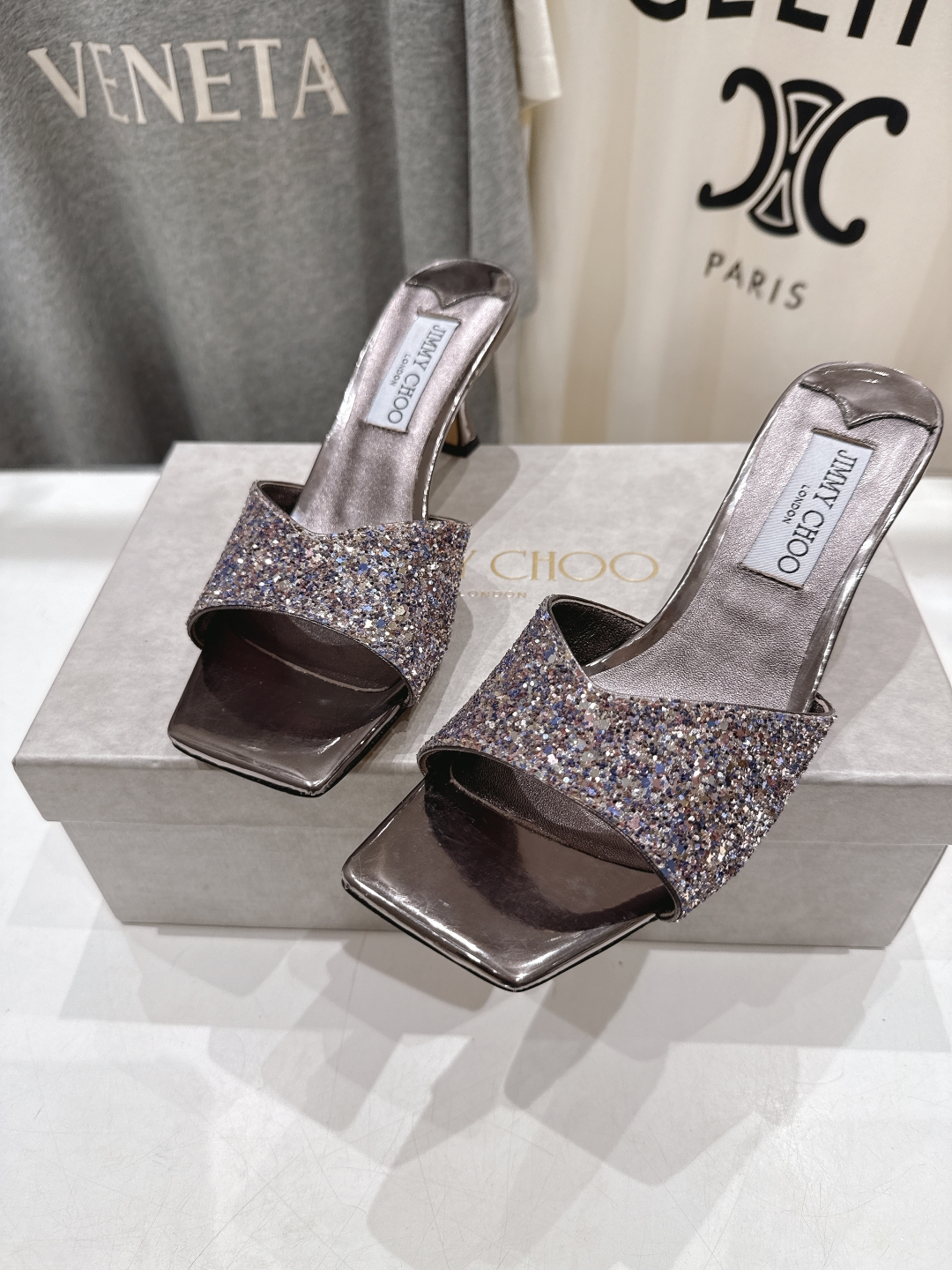 高版本出厂
  JIMMY CHOO*｜JC/吉米周2025ss春夏新款简约闪亮格力特高跟鞋拖鞋

原版