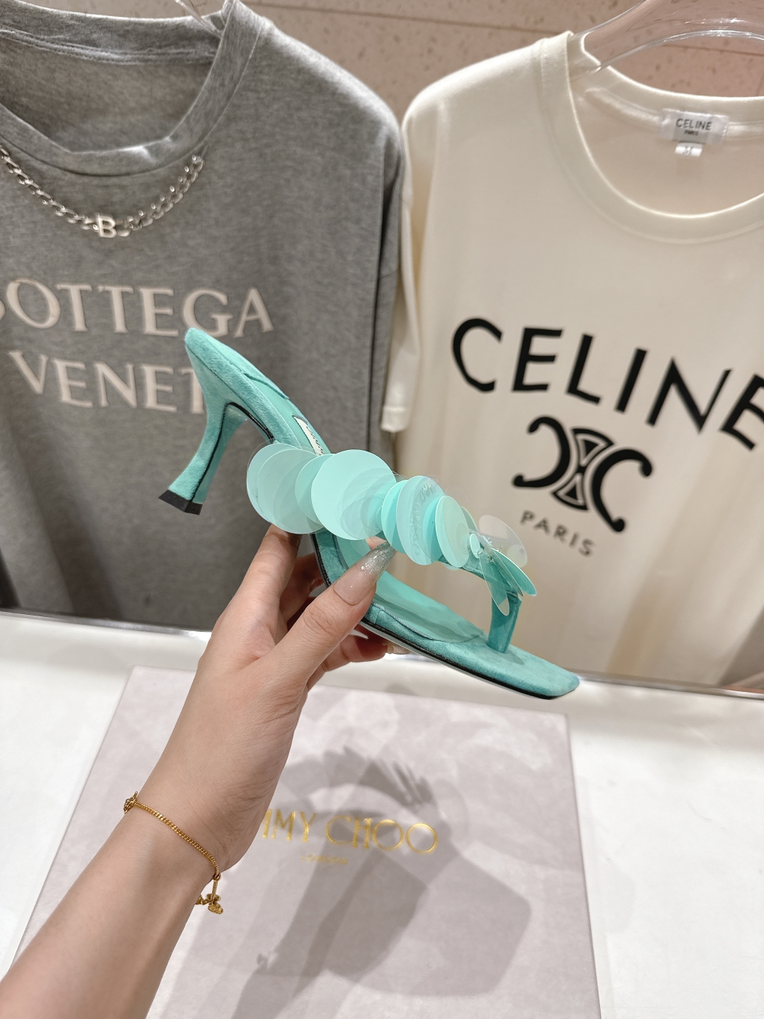 高版本出厂
  JIMMY CHOO｜JC/吉米周2025ss新款简约夹脚高跟鞋人字拖鞋

原版套楦，完