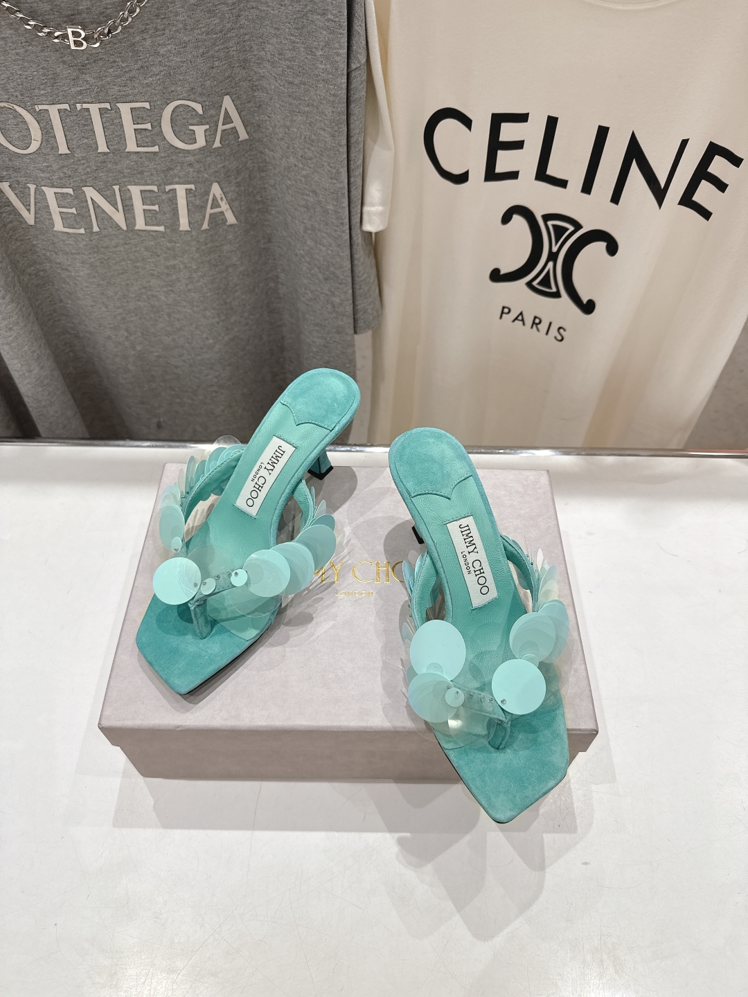 高版本出厂
  JIMMY CHOO｜JC/吉米周2025ss新款简约夹脚高跟鞋人字拖鞋

原版套楦，完