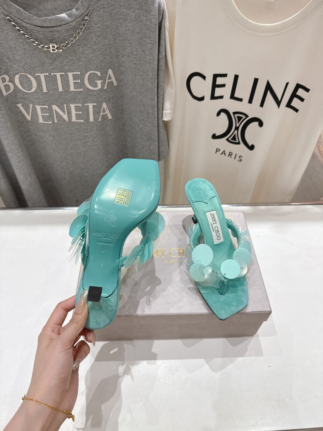 高版本出厂
  JIMMY CHOO｜JC/吉米周2025ss新款简约夹脚高跟鞋人字拖鞋

原版套楦，完