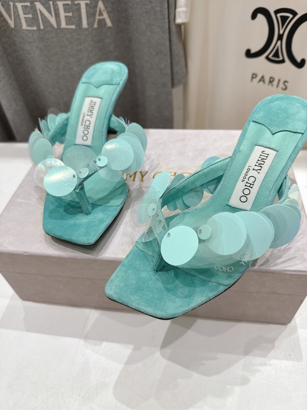 高版本出厂
  JIMMY CHOO｜JC/吉米周2025ss新款简约夹脚高跟鞋人字拖鞋

原版套楦，完