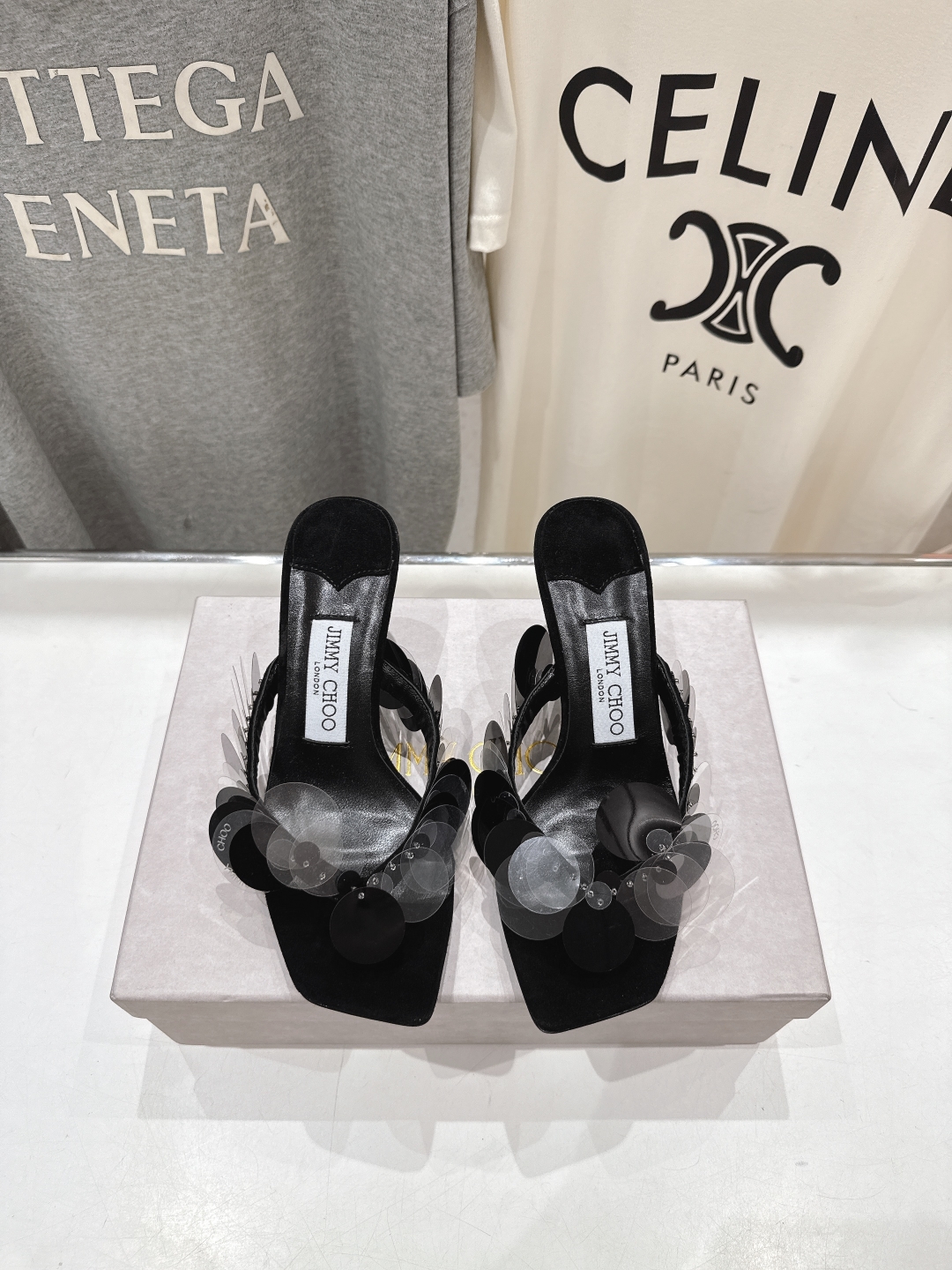 高版本出厂
  JIMMY CHOO｜JC/吉米周2025ss新款简约夹脚高跟鞋人字拖鞋

原版套楦，完