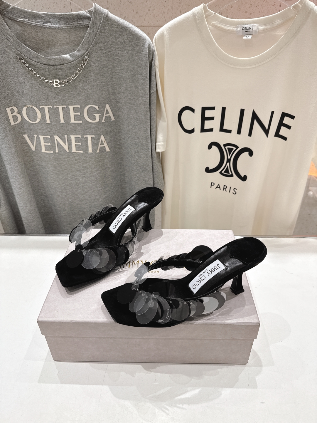 高版本出厂
  JIMMY CHOO｜JC/吉米周2025ss新款简约夹脚高跟鞋人字拖鞋

原版套楦，完