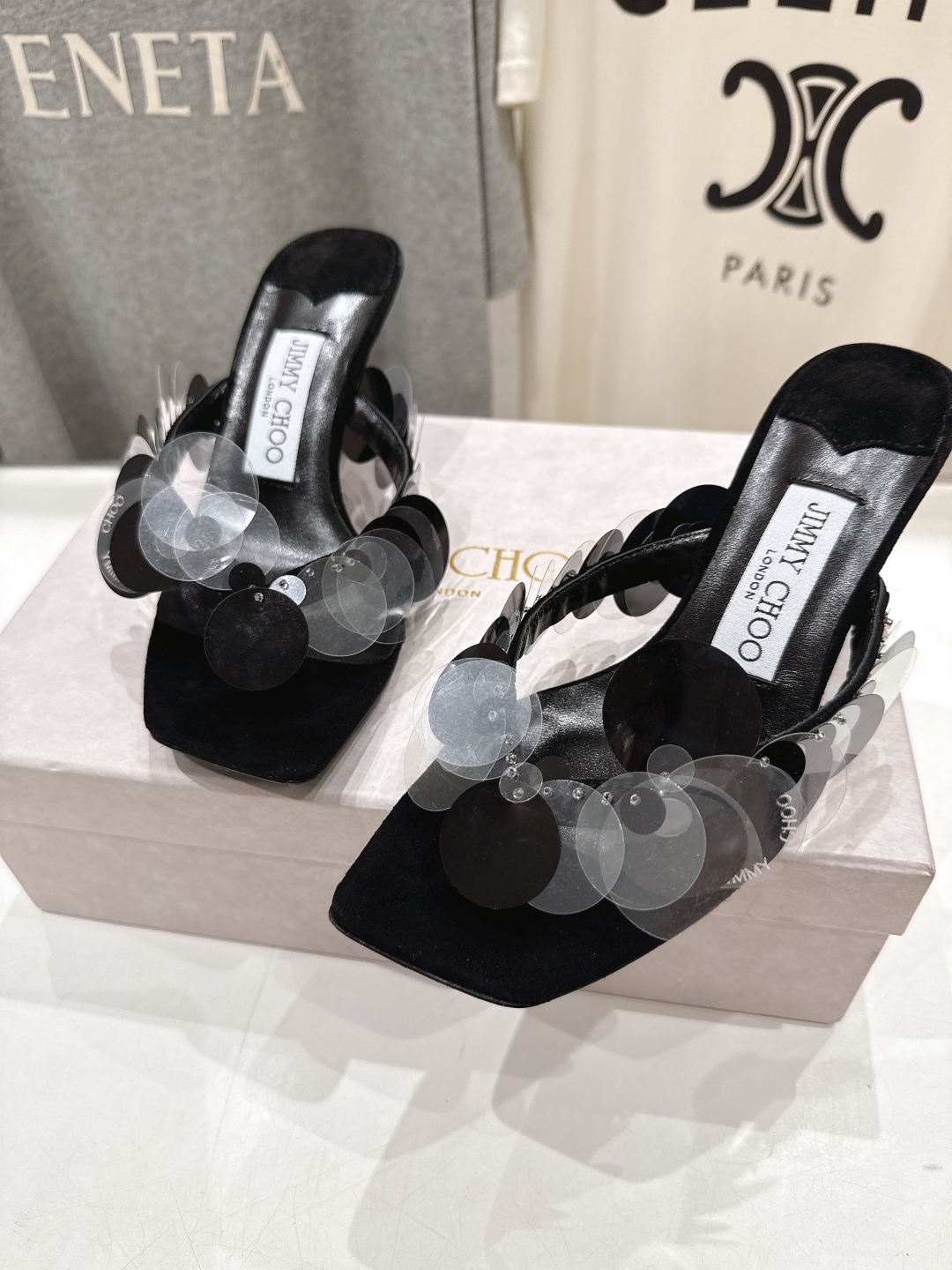 高版本出厂
  JIMMY CHOO｜JC/吉米周2025ss新款简约夹脚高跟鞋人字拖鞋

原版套楦，完