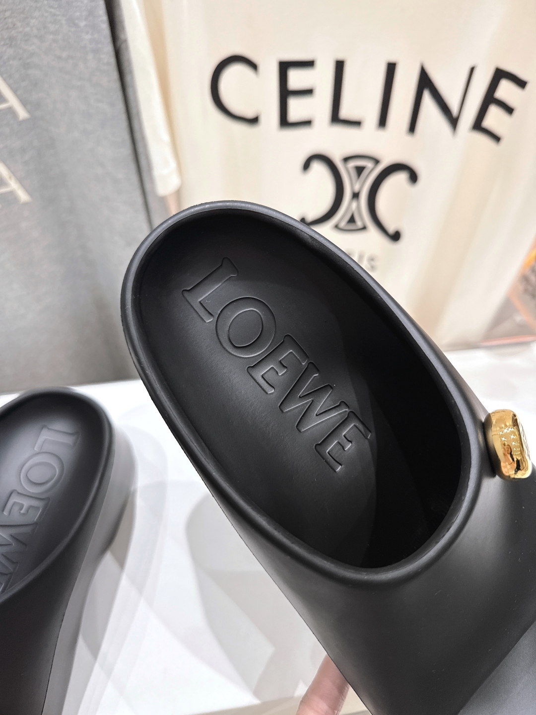 高版本出厂
  罗意威/LOEWE 25ss春夏新款Ease厚底沙滩拖鞋 

原版购入开发做货  乳胶材