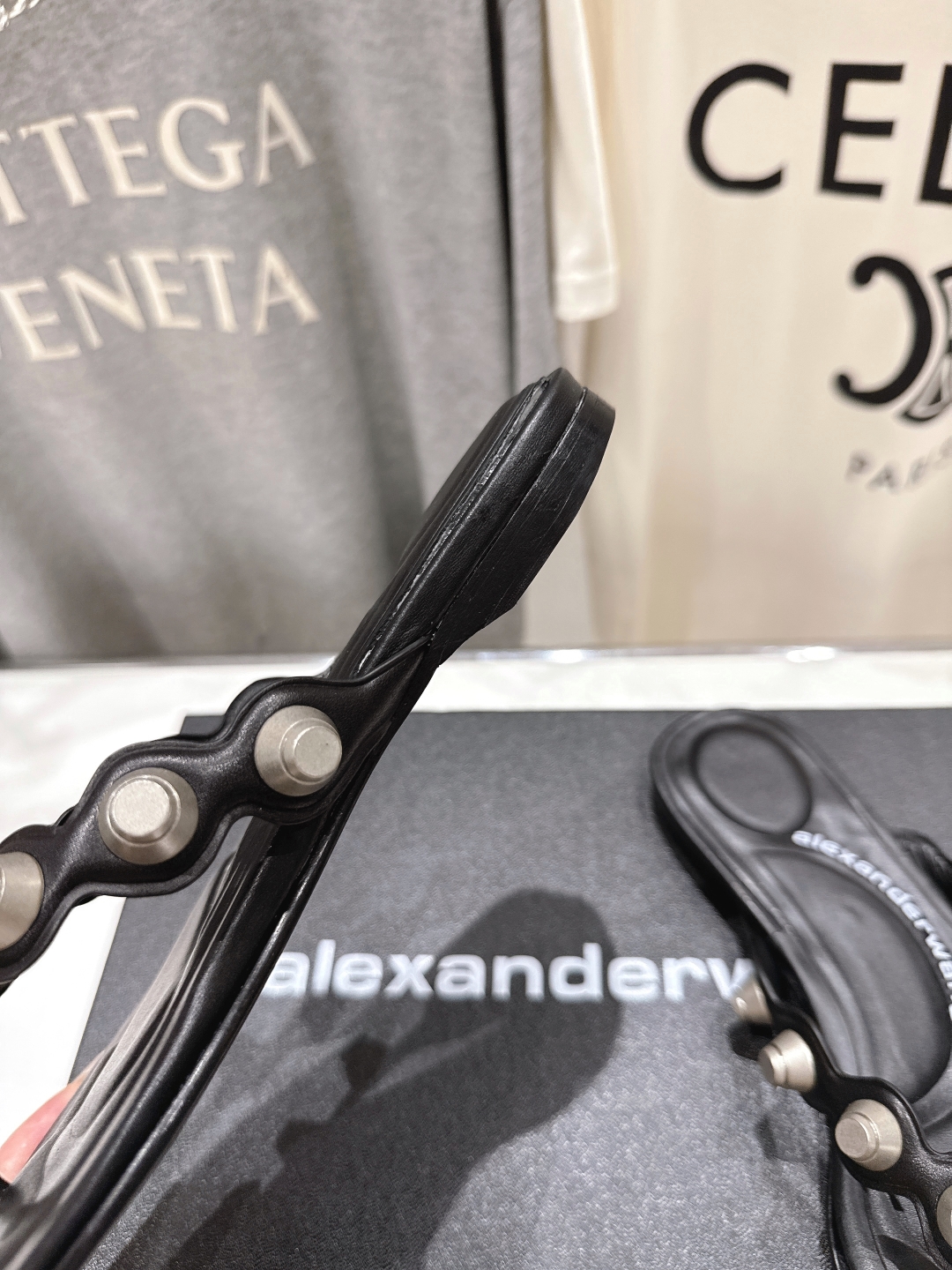 高版本出厂
「𝔸𝕝𝕖𝕩𝕒𝕟𝕕𝕖𝕣 𝕨𝕒𝕟𝕘」Alexander wang大王25ss/夏季新款夹脚拖鞋人