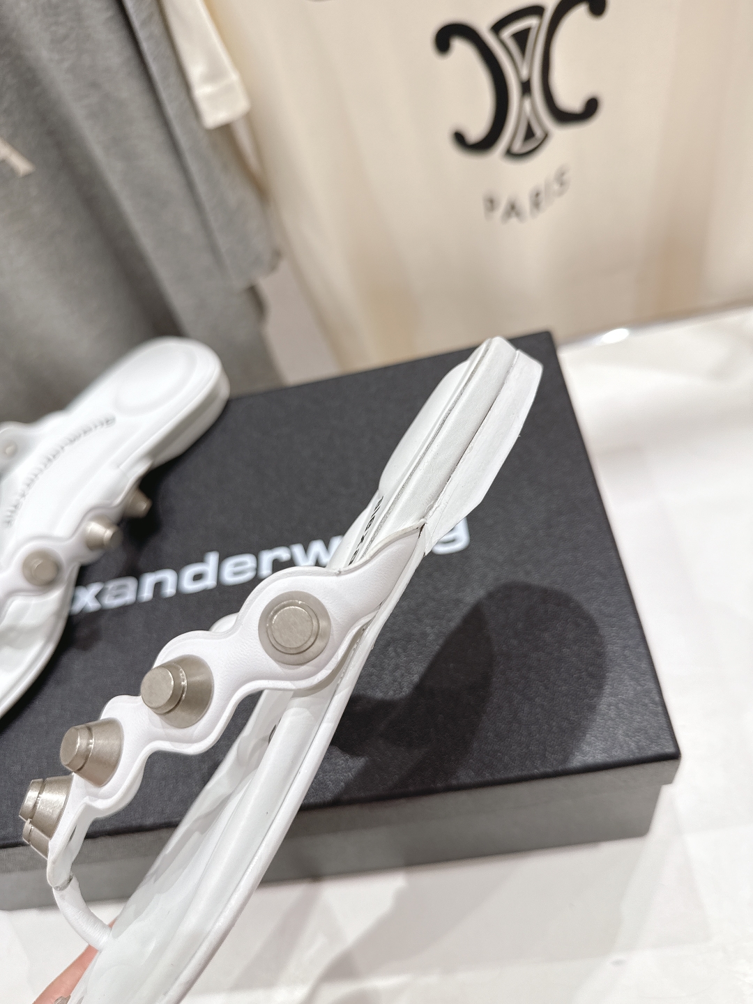 高版本出厂
「𝔸𝕝𝕖𝕩𝕒𝕟𝕕𝕖𝕣 𝕨𝕒𝕟𝕘」Alexander wang大王25ss/夏季新款夹脚拖鞋人