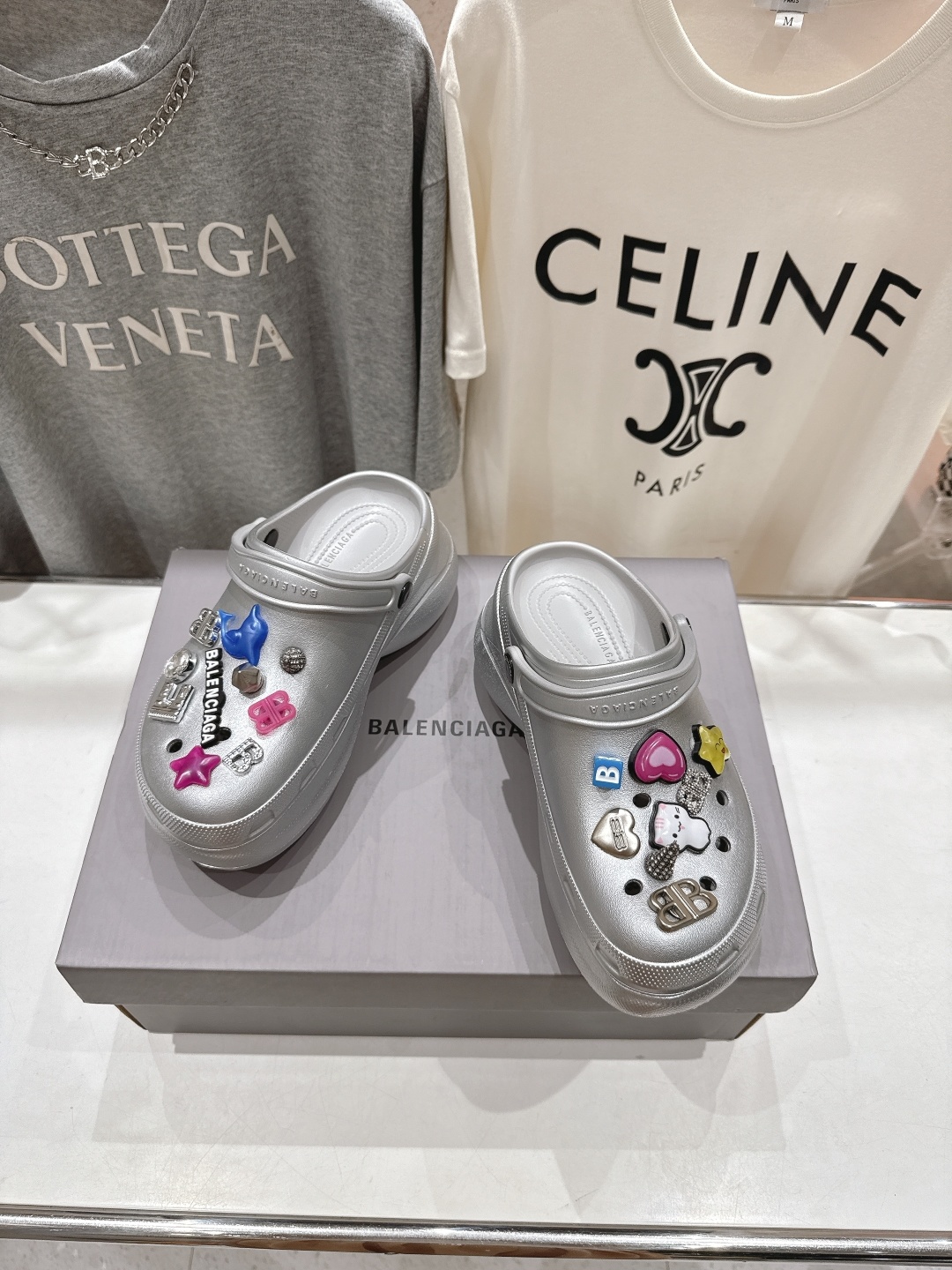 高版本出厂 男码+10
Balenciaga x Crocs~巴黎世家 & 卡骆驰联名款 2025ss