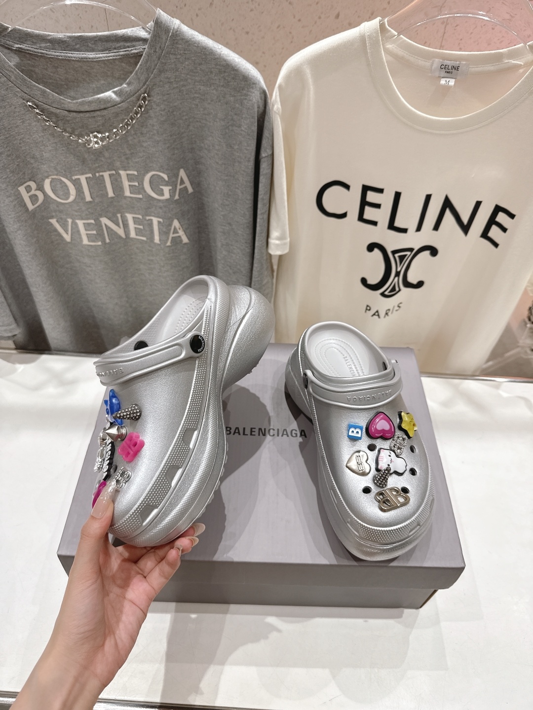 高版本出厂 男码+10
Balenciaga x Crocs~巴黎世家 & 卡骆驰联名款 2025ss
