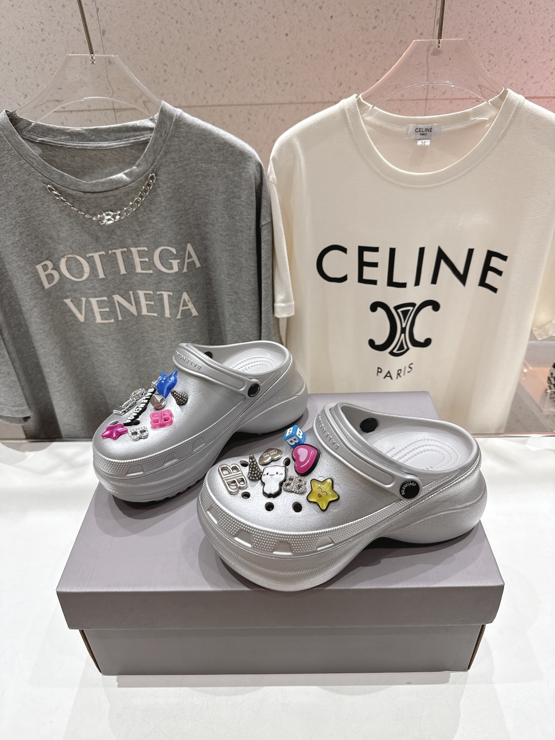 高版本出厂 男码+10
Balenciaga x Crocs~巴黎世家 & 卡骆驰联名款 2025ss