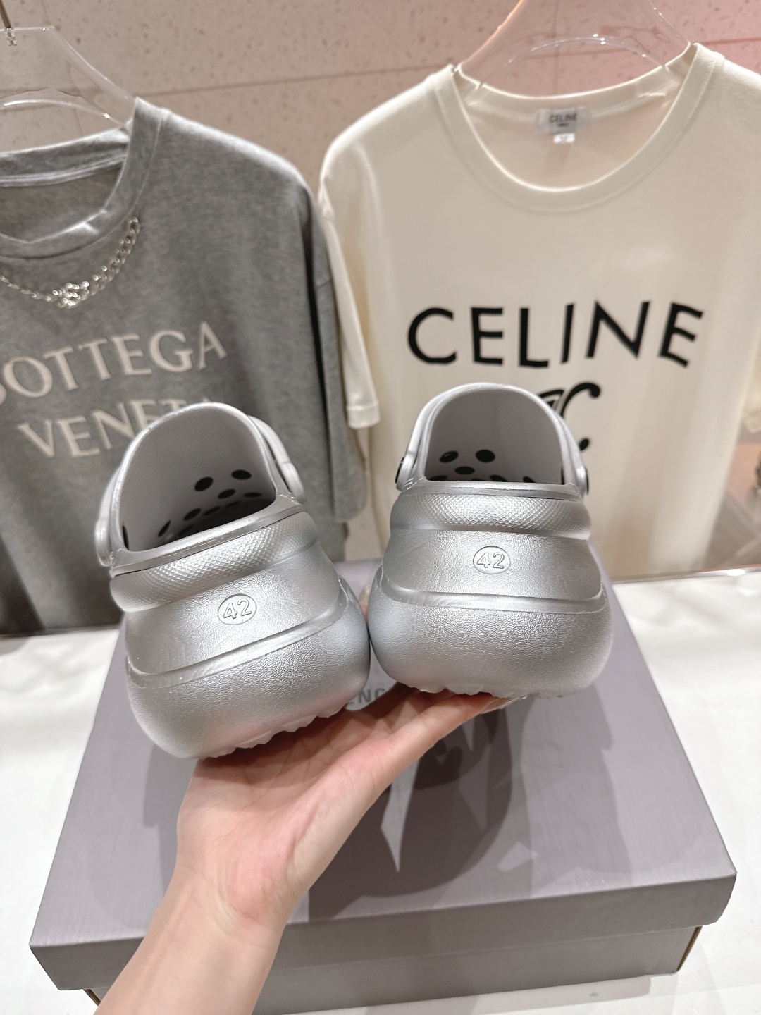 高版本出厂 男码+10
Balenciaga x Crocs~巴黎世家 & 卡骆驰联名款 2025ss