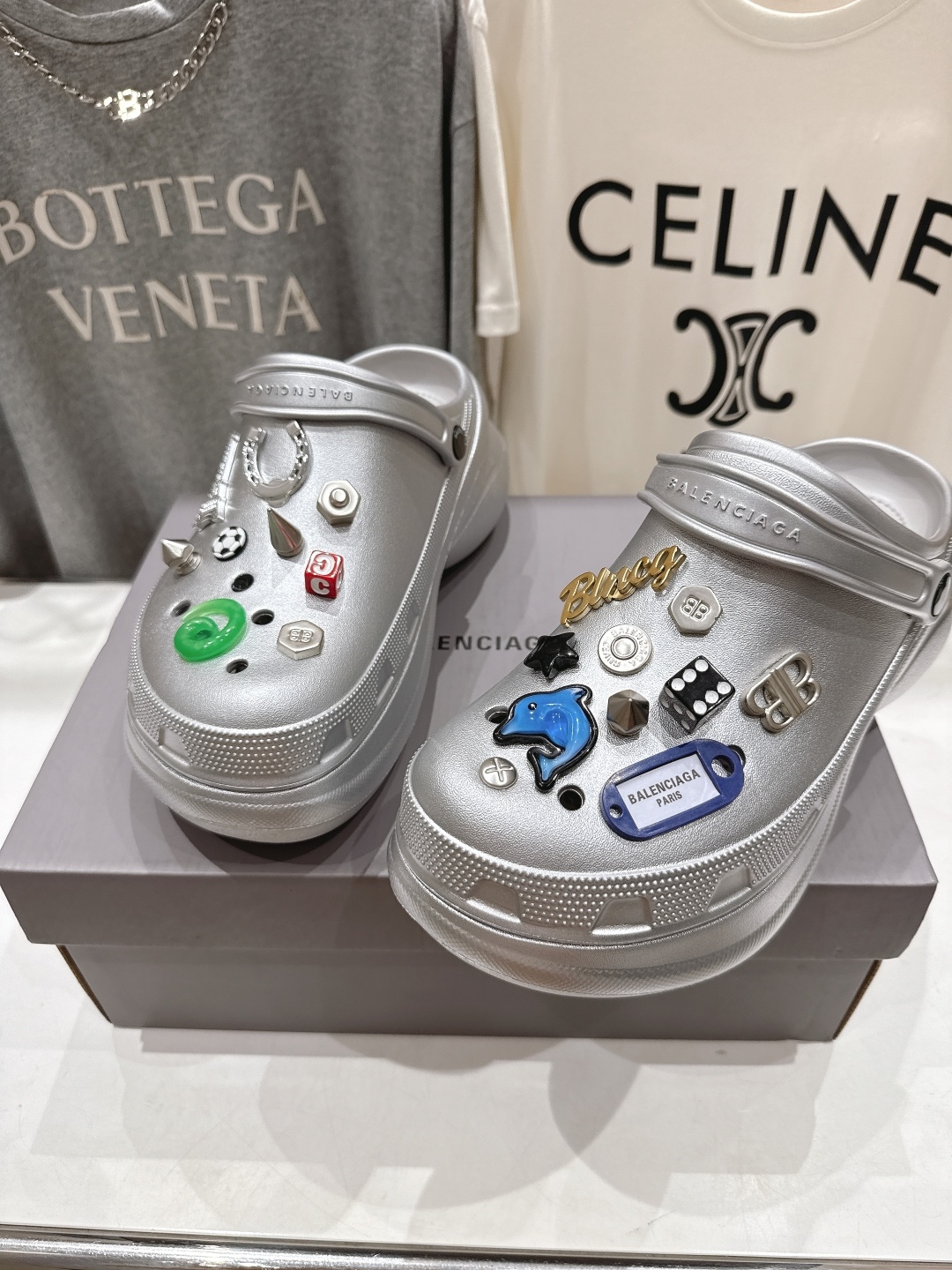 高版本出厂 男码+10
Balenciaga x Crocs~巴黎世家 & 卡骆驰联名款 2025ss