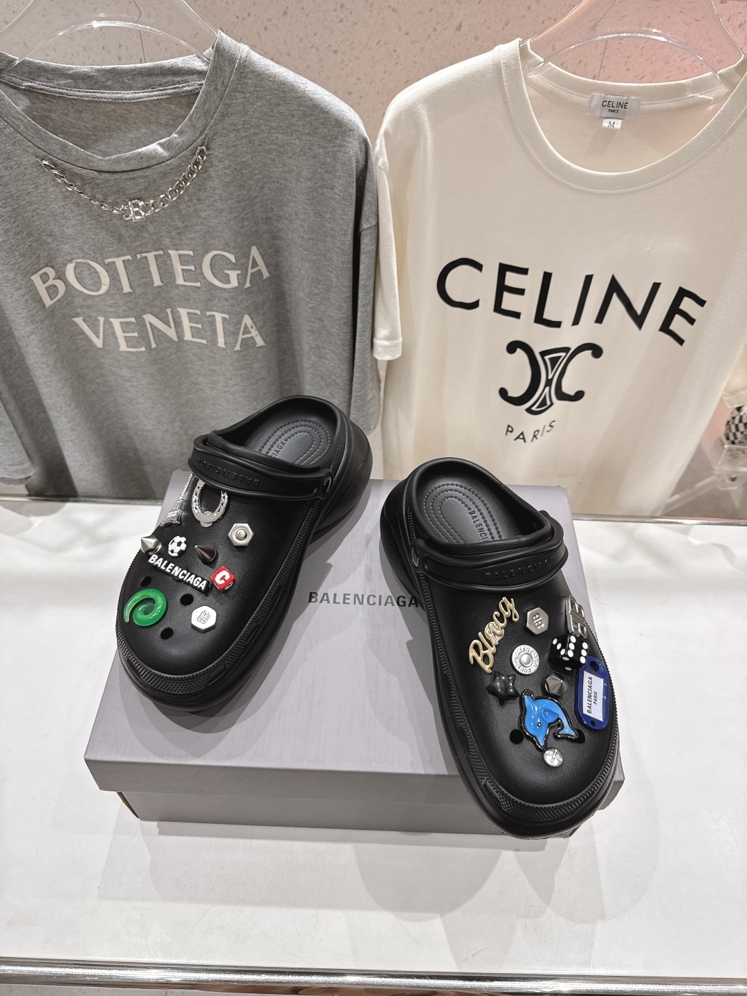 高版本出厂 男码+10
Balenciaga x Crocs~巴黎世家 & 卡骆驰联名款 2025ss