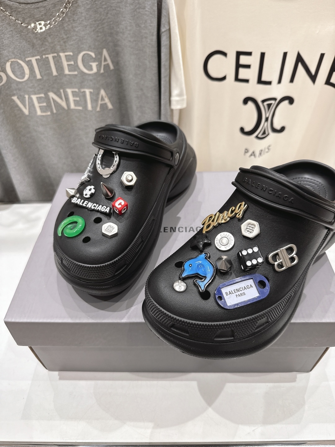高版本出厂 男码+10
Balenciaga x Crocs~巴黎世家 & 卡骆驰联名款 2025ss