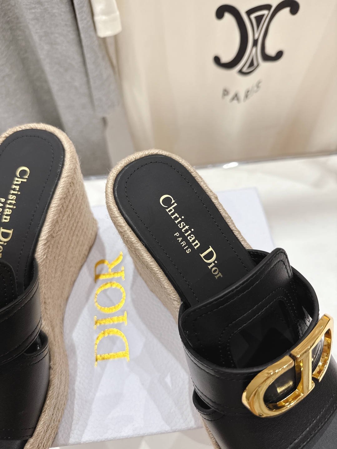 高版本出厂
  Dior*迪奥D家2025ss春夏新款仙女风坡跟厚底拖鞋

11原版复刻 市面上最高版本