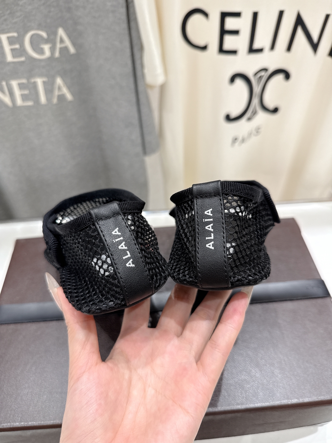 高版本出厂 
 独家新品 Alaia 阿莱亚25ss/ 走秀款网面平底鞋芭蕾舞鞋 最近超火的一款平底鞋
